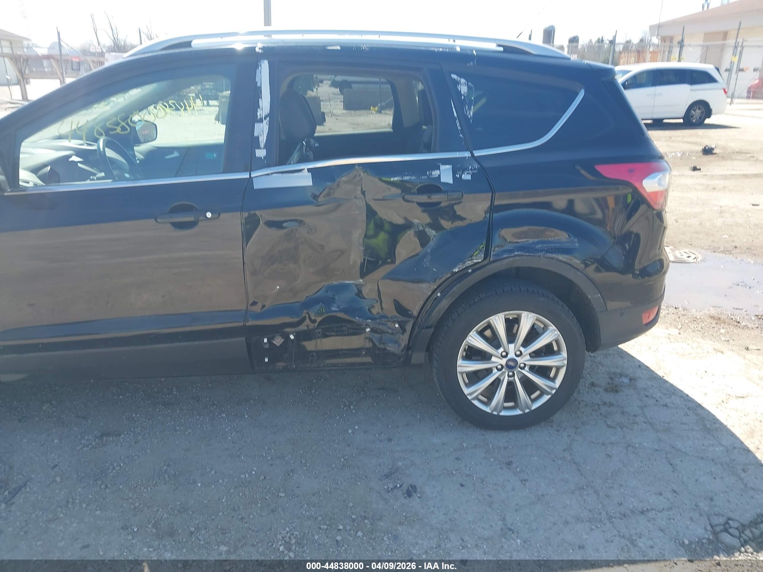 FORD ESCAPE image 6