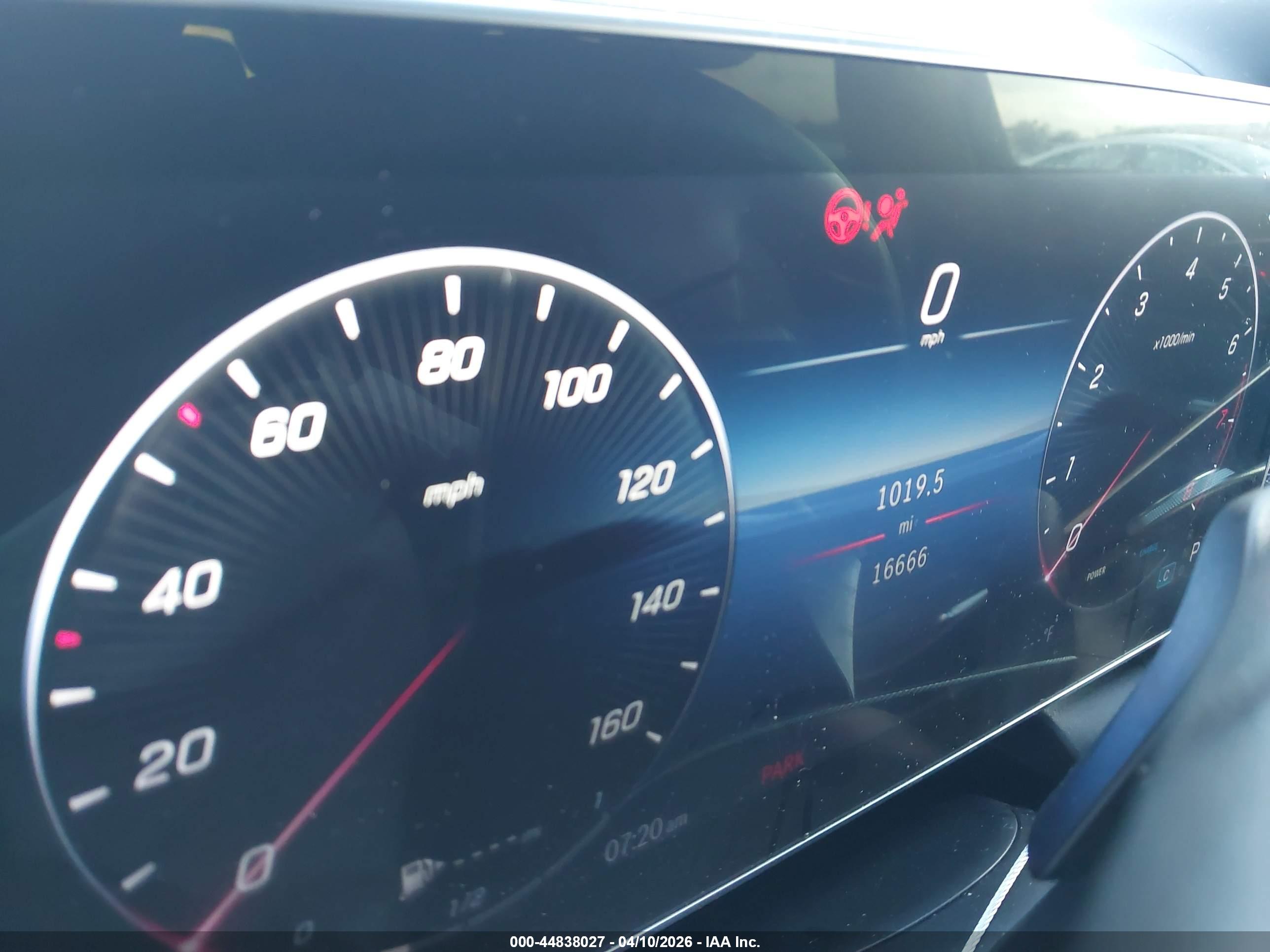 MERCEDES-BENZ GLC image 7