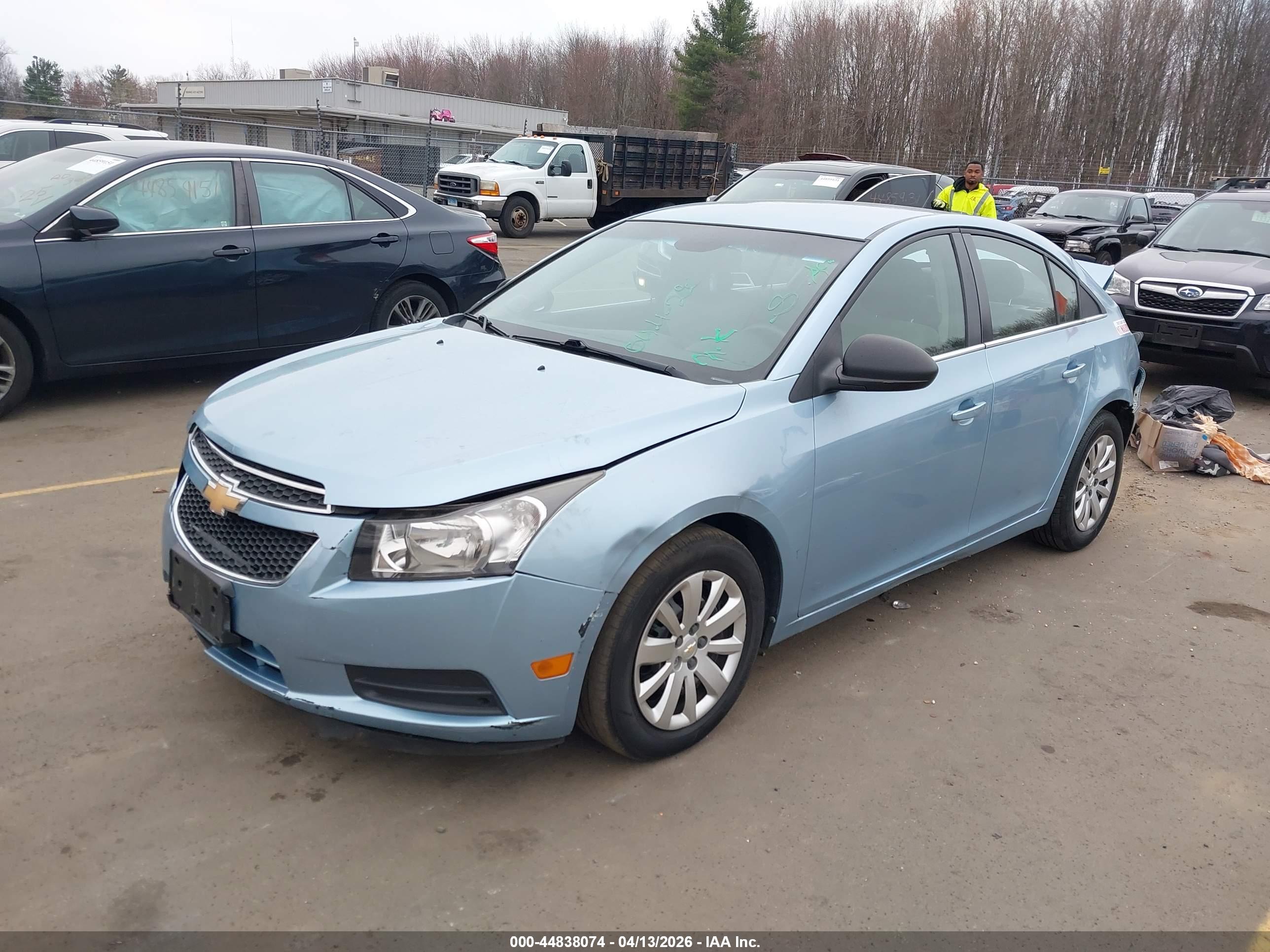 CHEVROLET CRUZE image 2