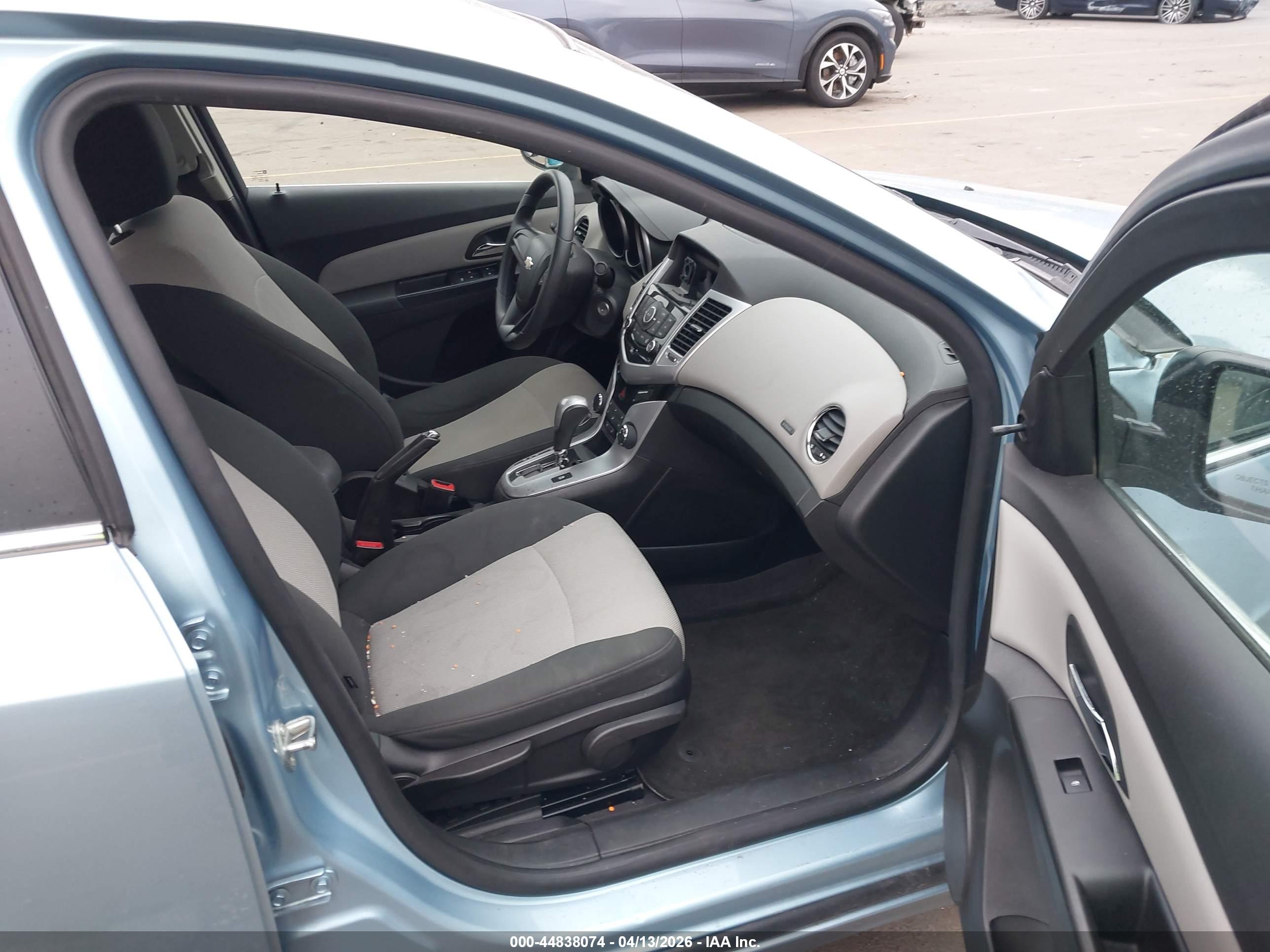 CHEVROLET CRUZE image 5