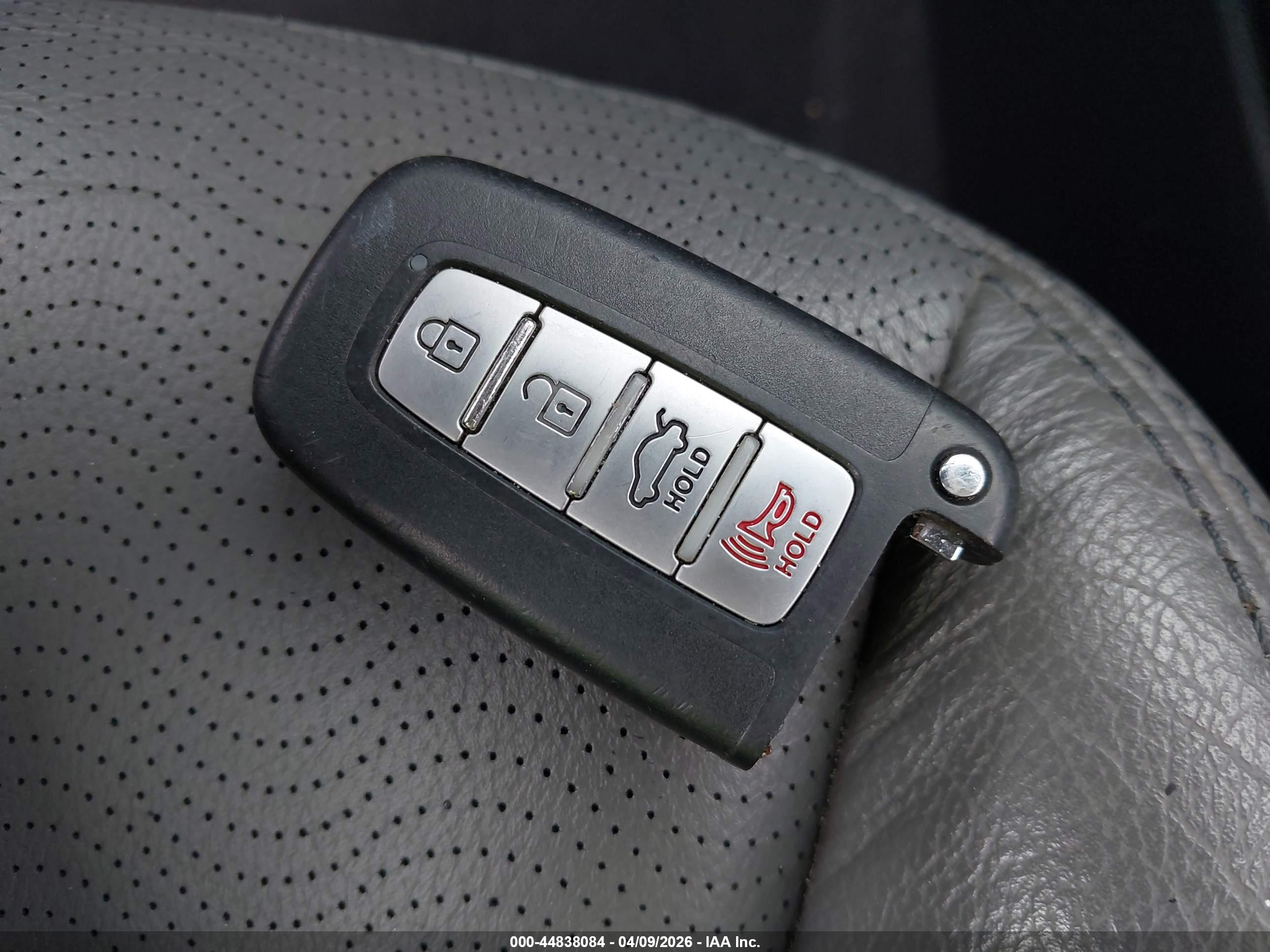 HYUNDAI ELANTRA image 11