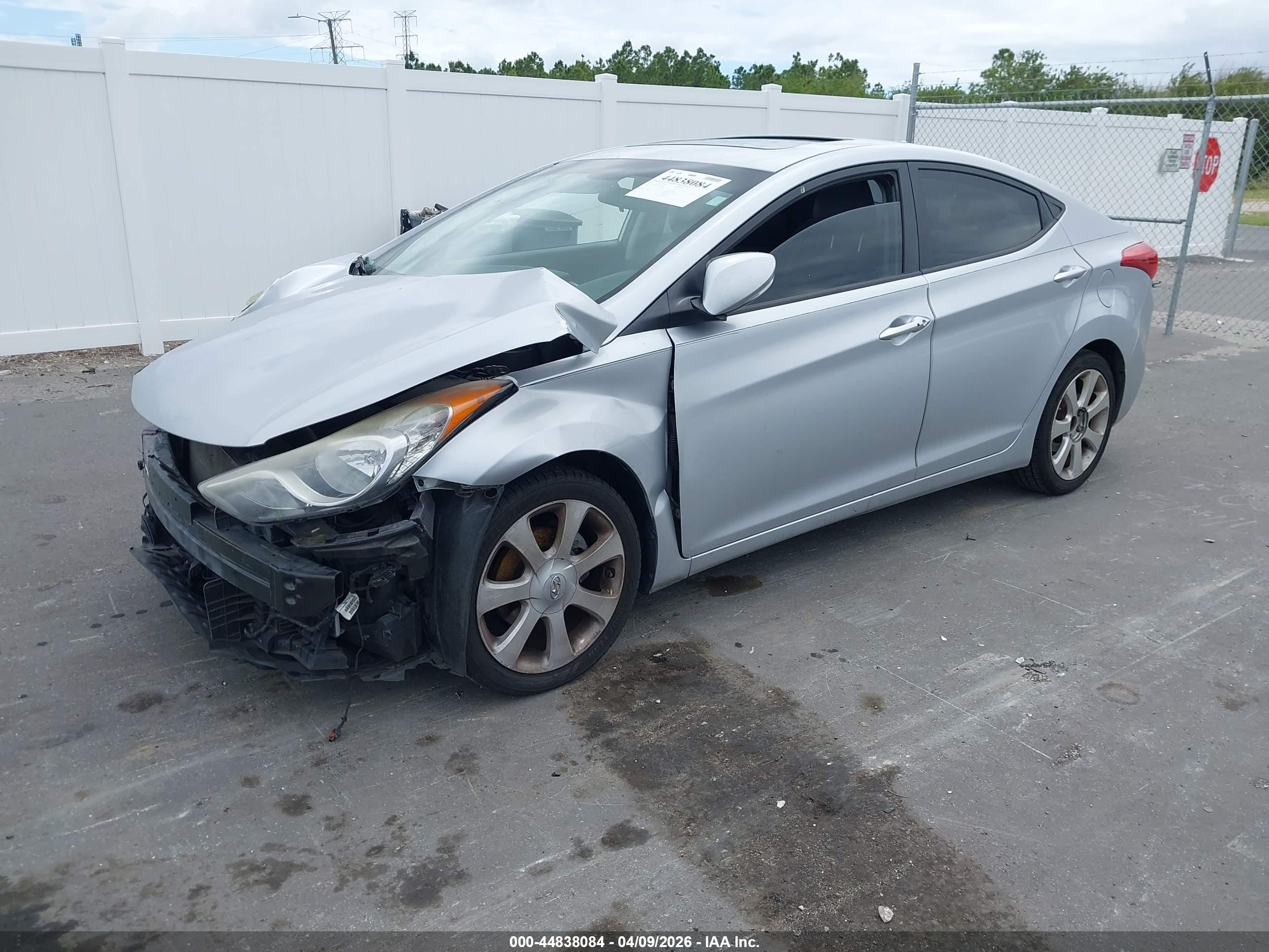 HYUNDAI ELANTRA image 2