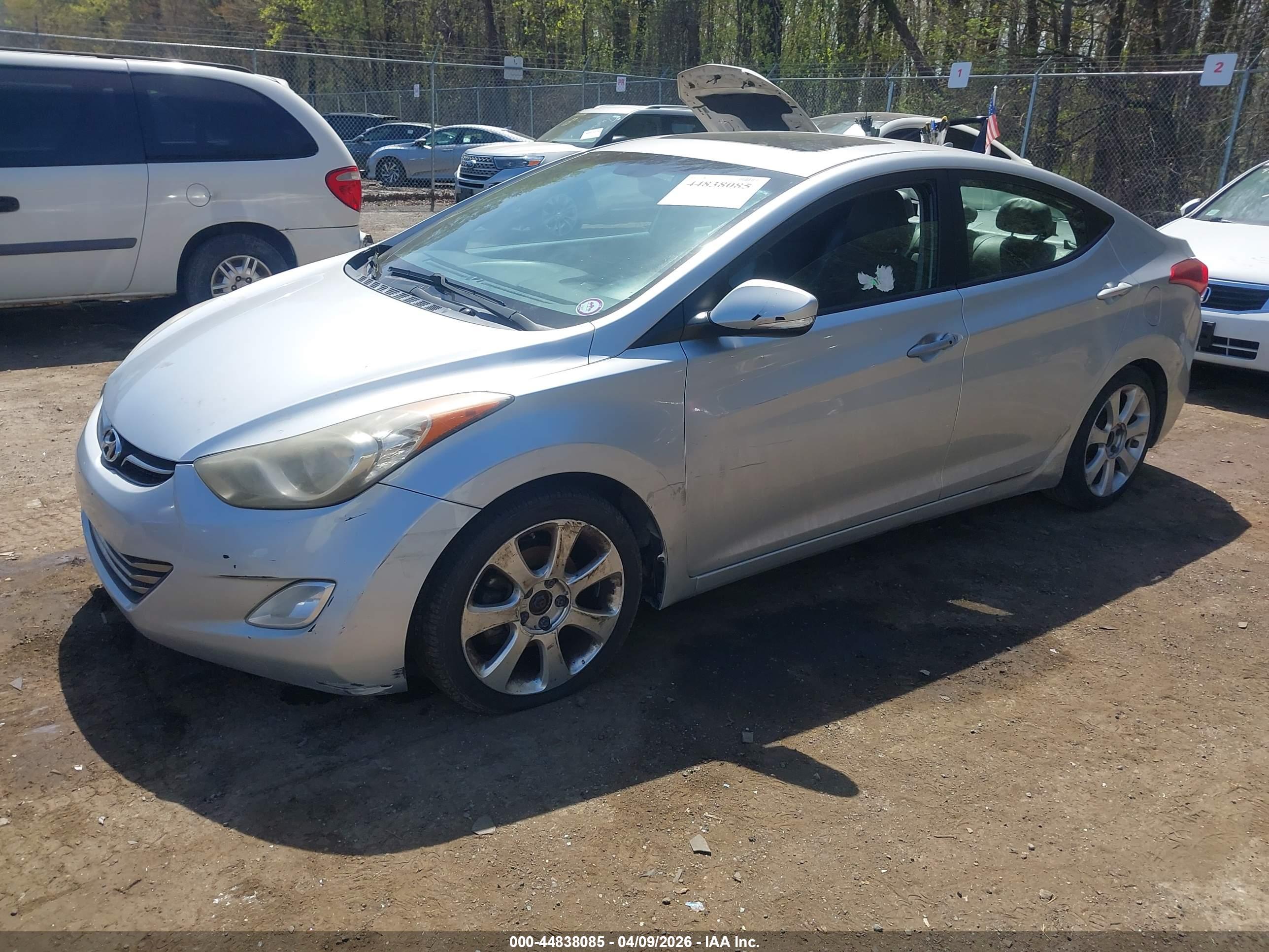 HYUNDAI ELANTRA image 2