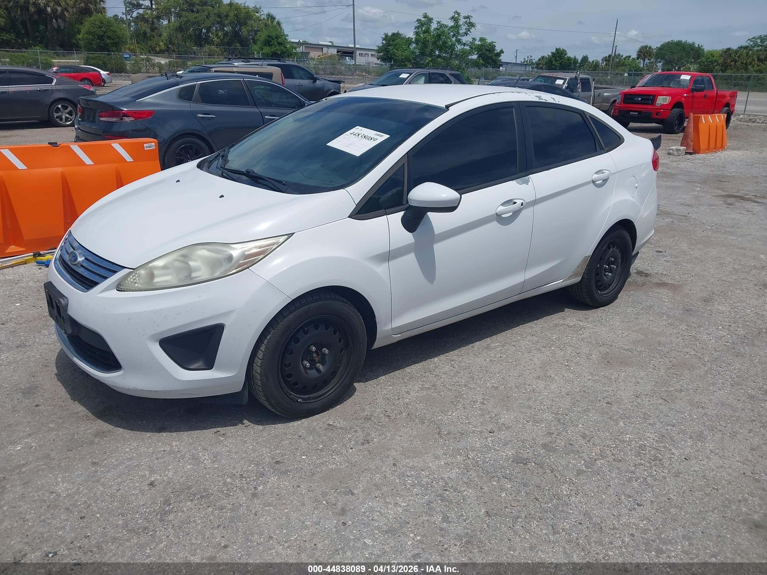 FORD FIESTA image 2