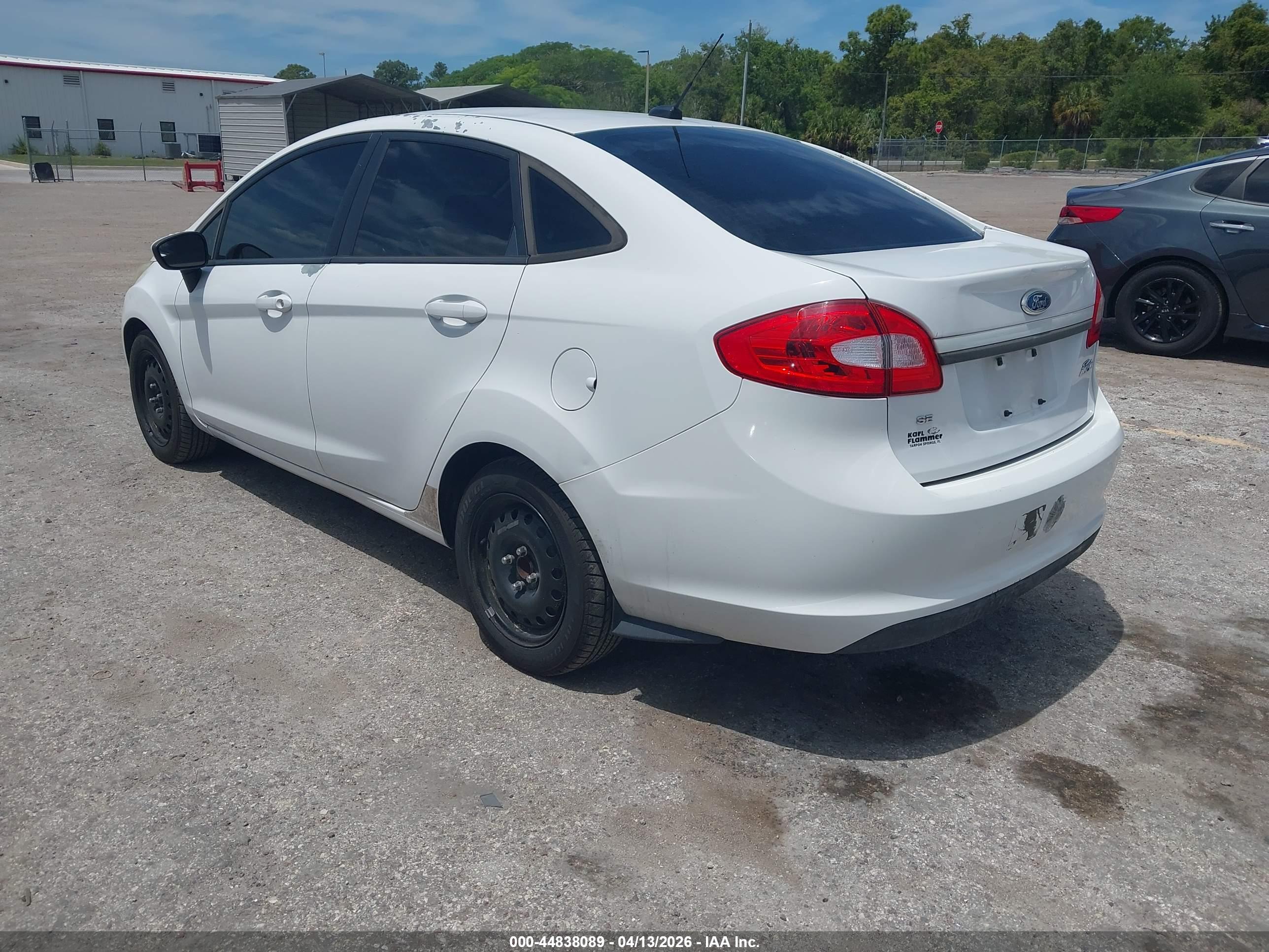 FORD FIESTA image 3