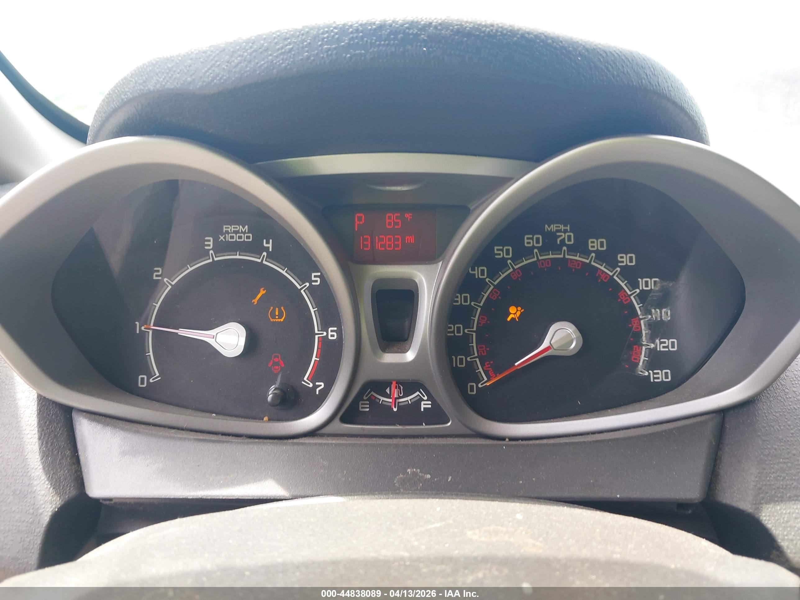 FORD FIESTA image 7
