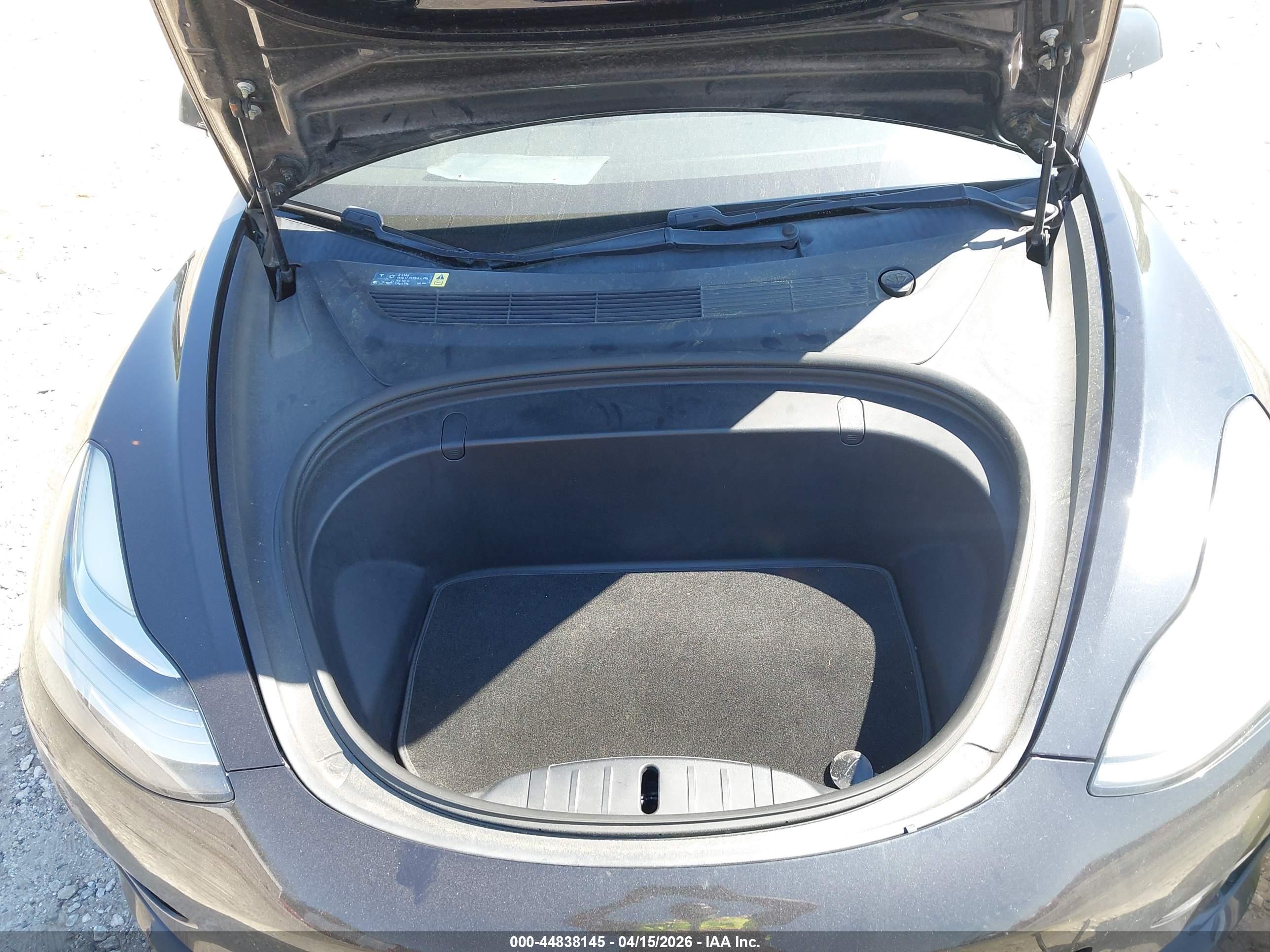 TESLA MODEL image 10