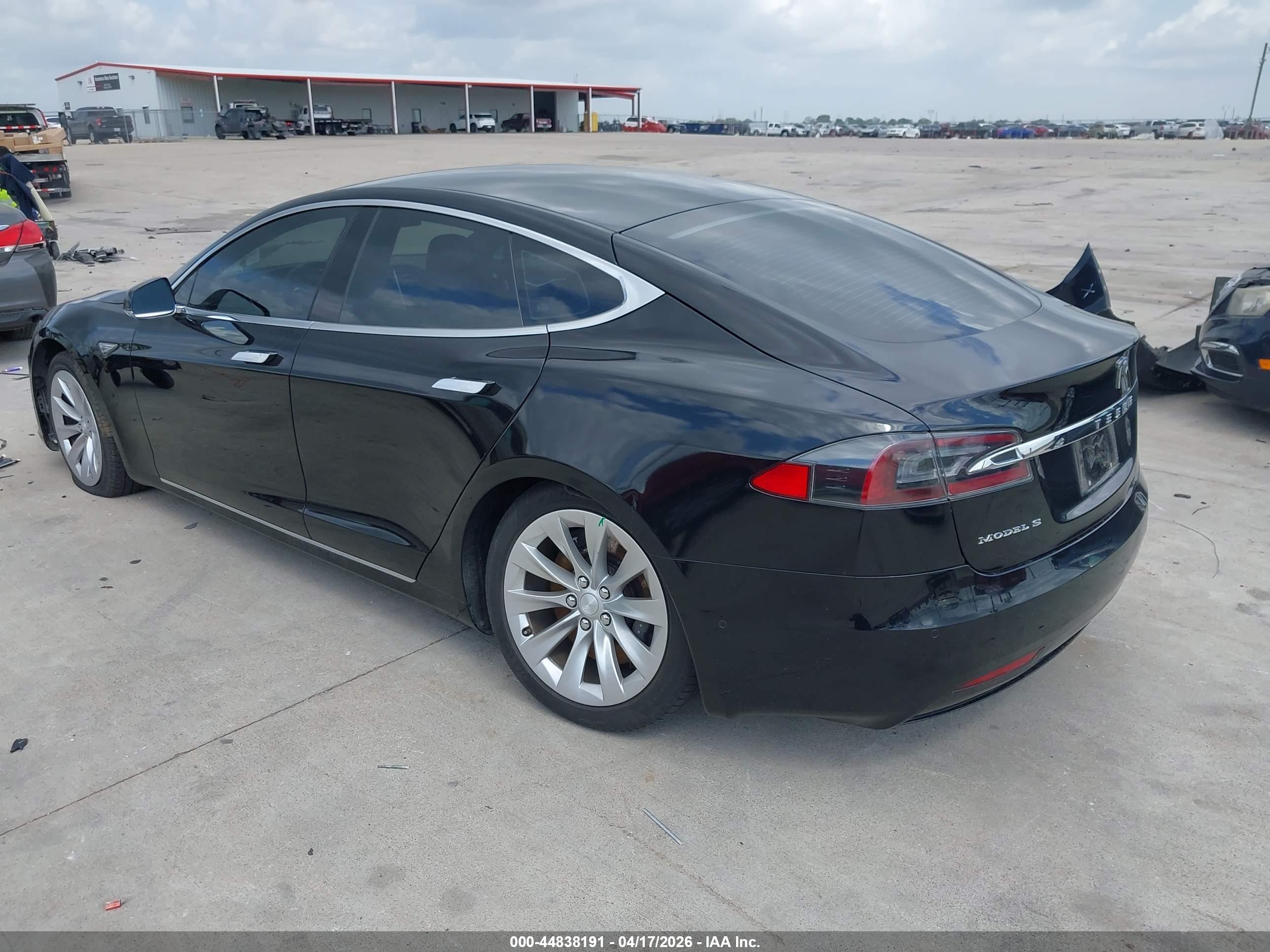 TESLA MODEL image 3
