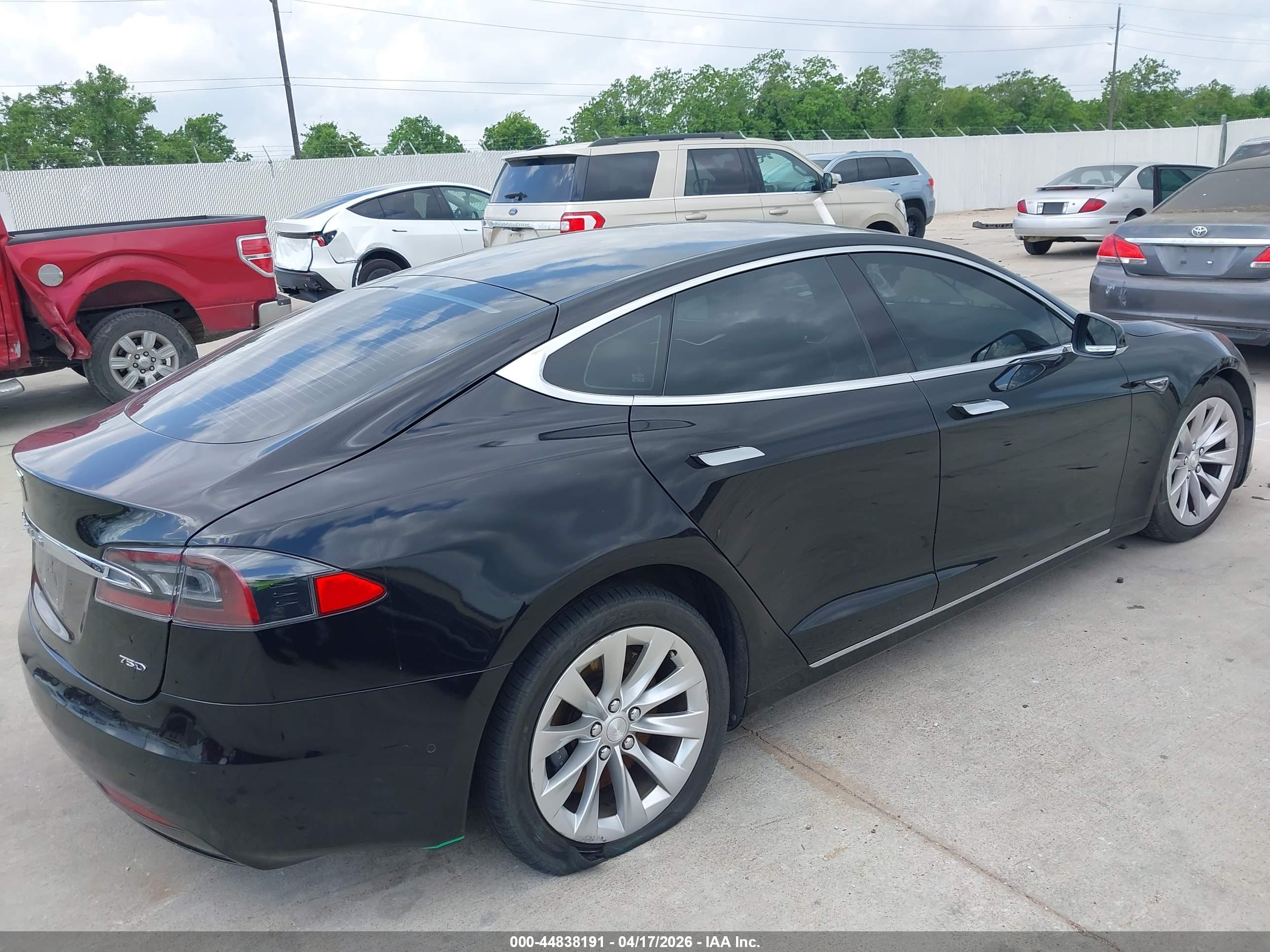 TESLA MODEL image 4