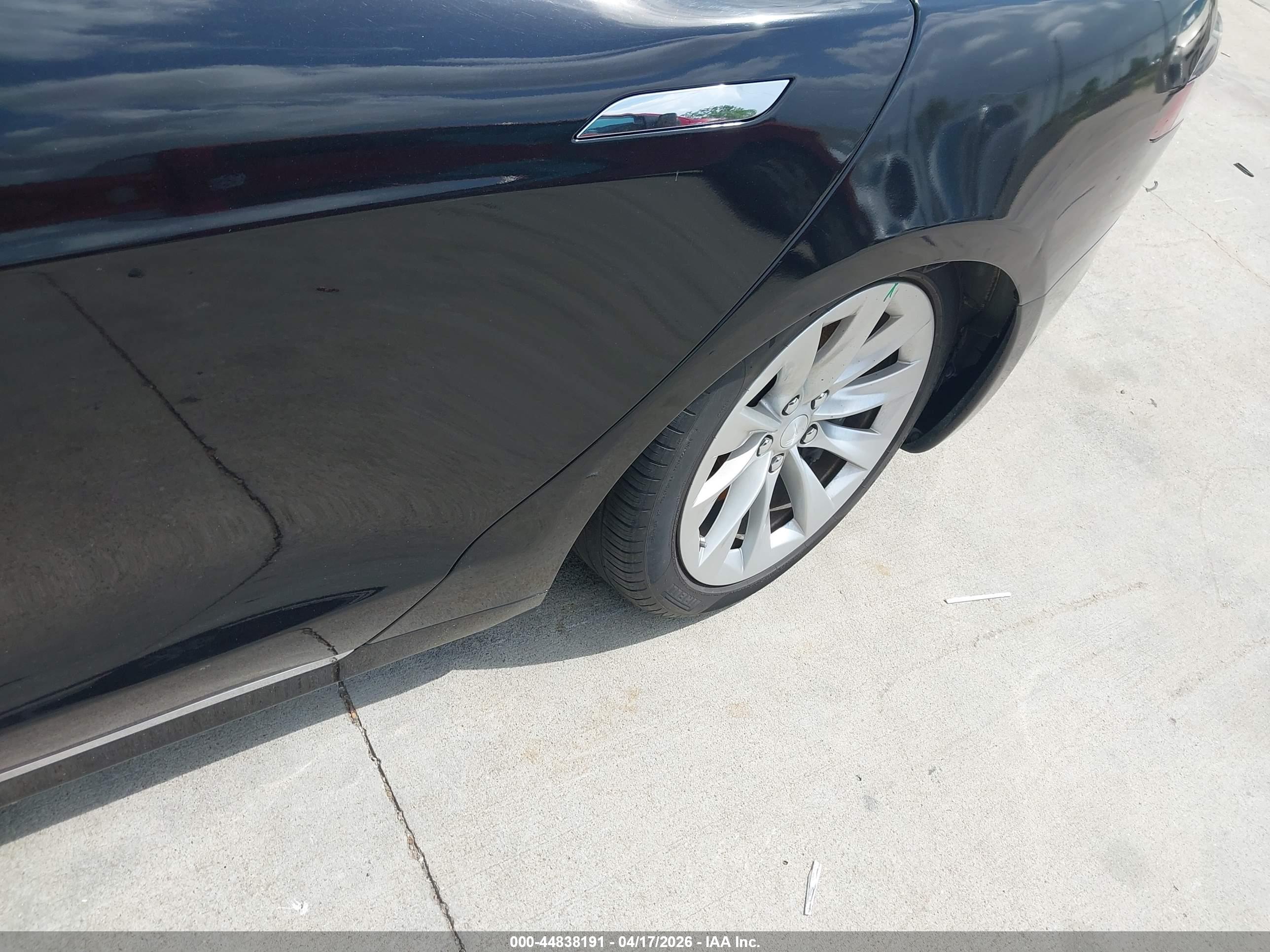 TESLA MODEL image 6