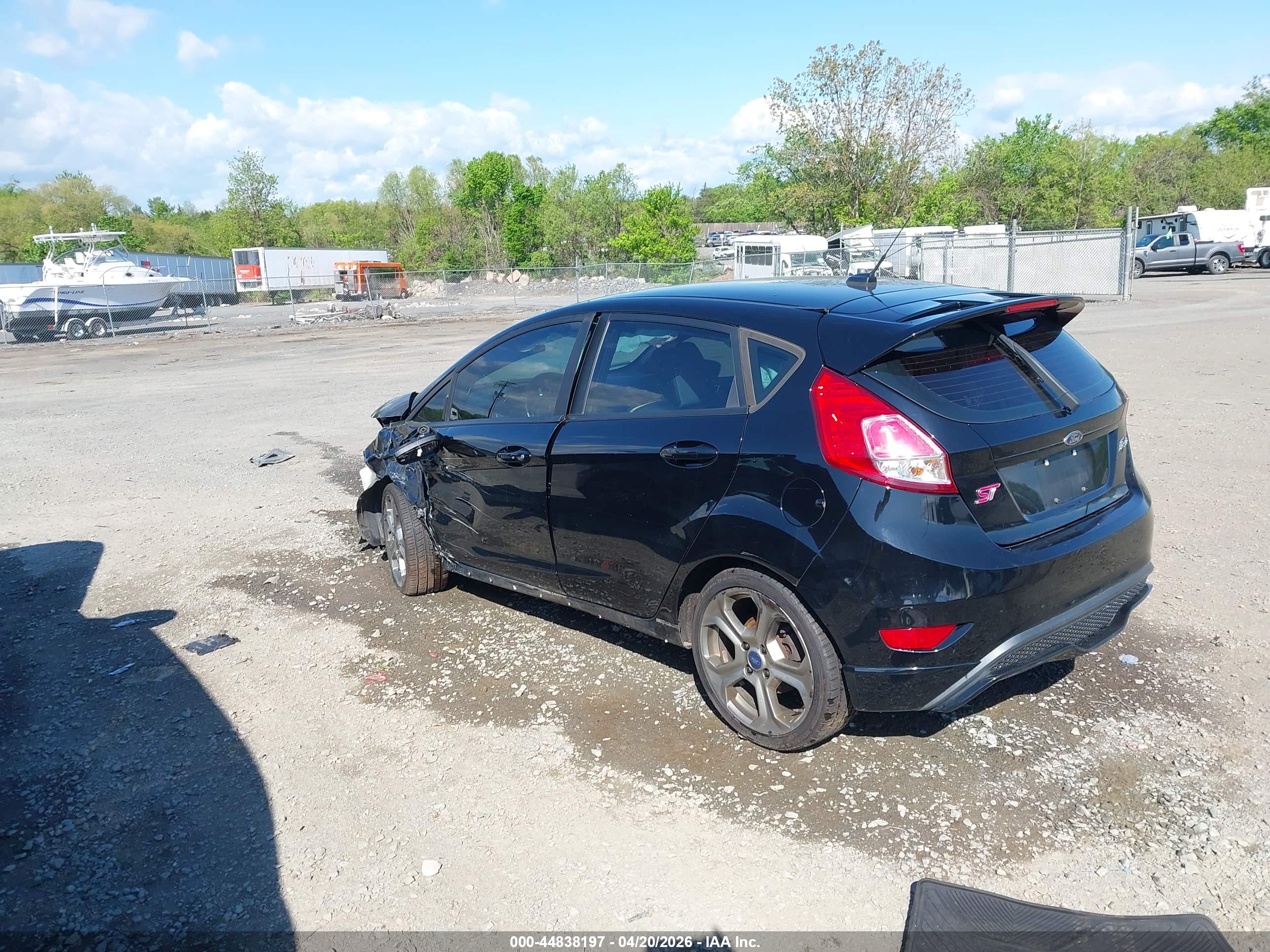 FORD FIESTA image 3