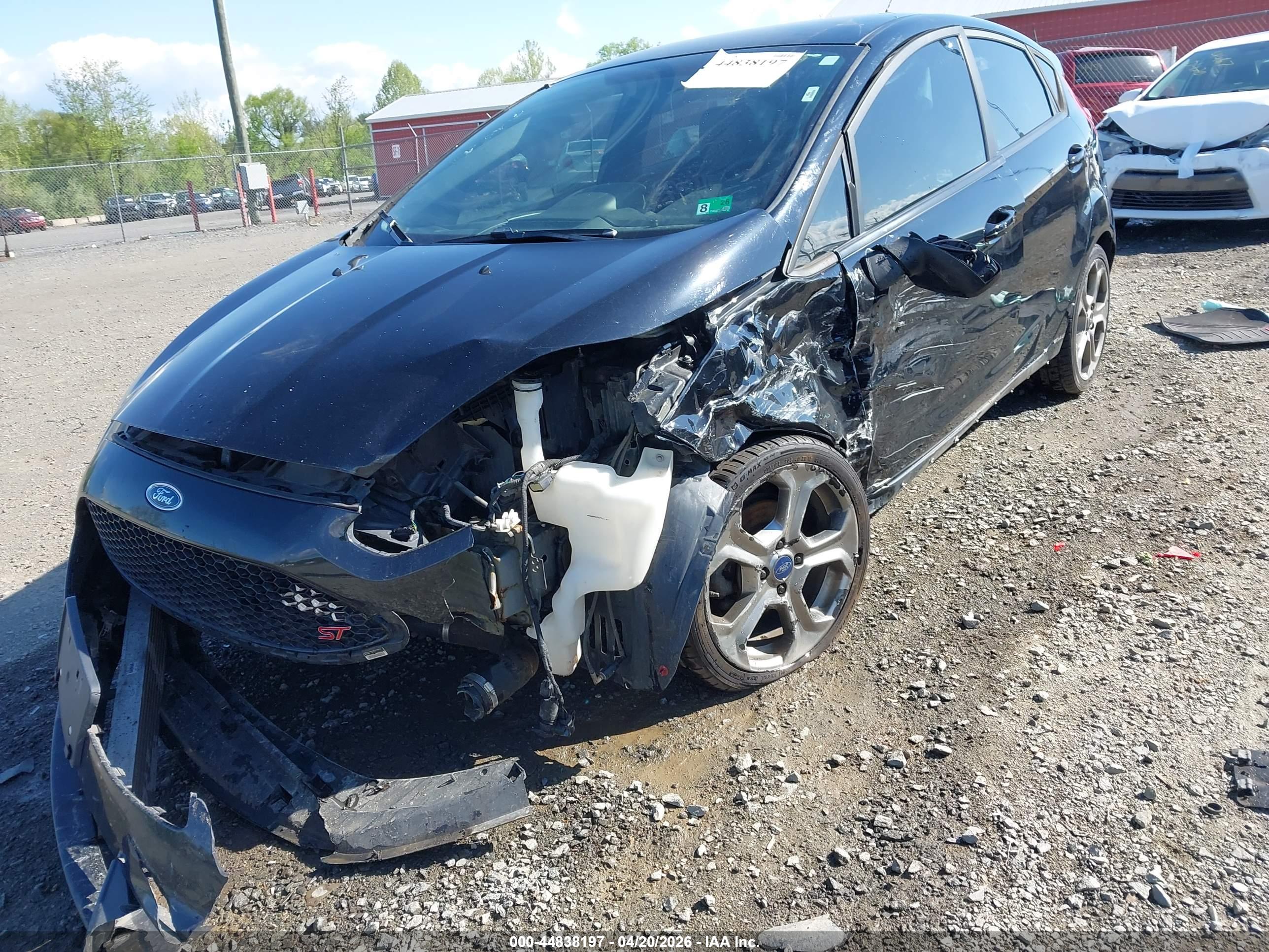 FORD FIESTA image 6