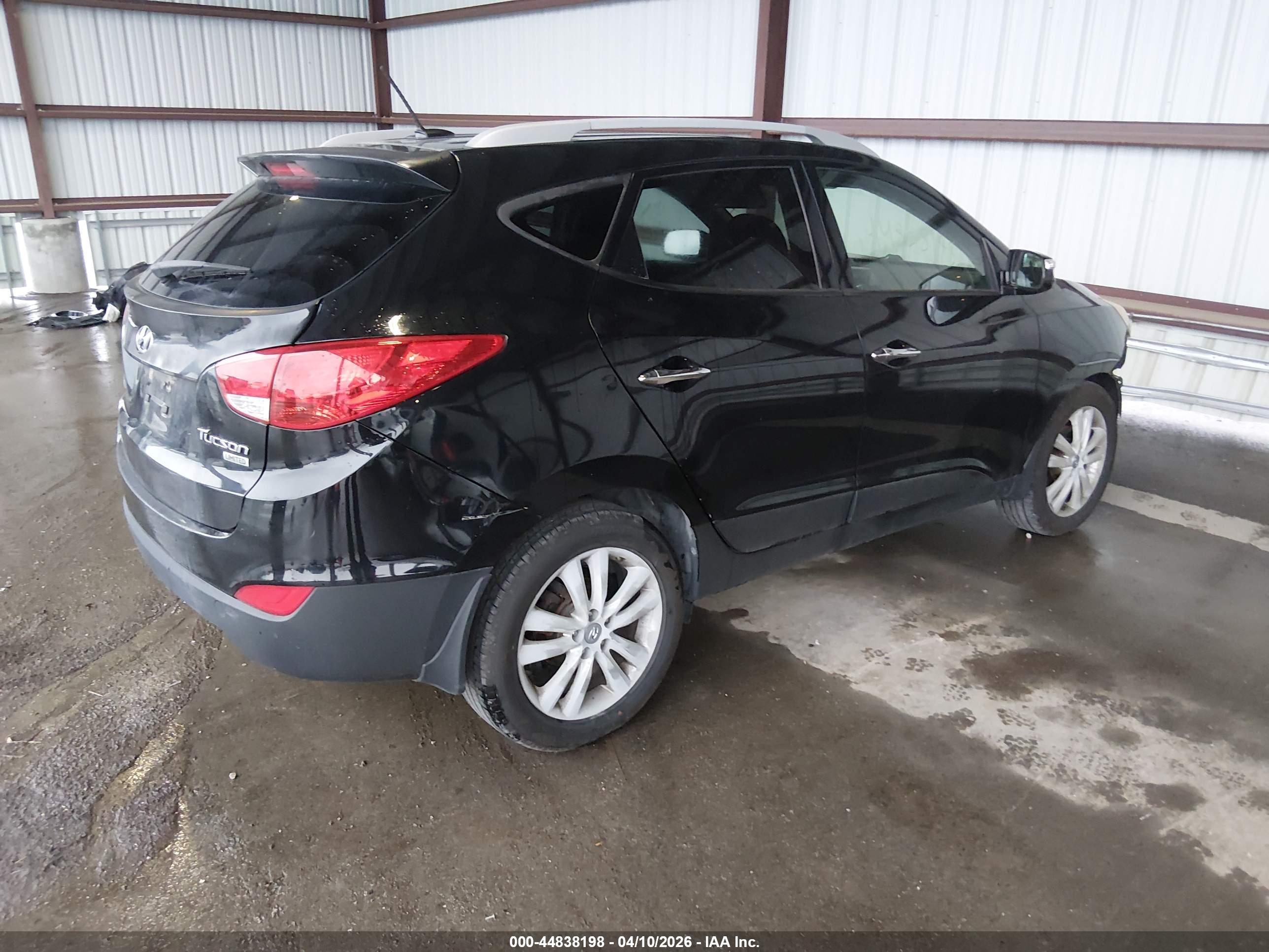 HYUNDAI TUCSON image 4