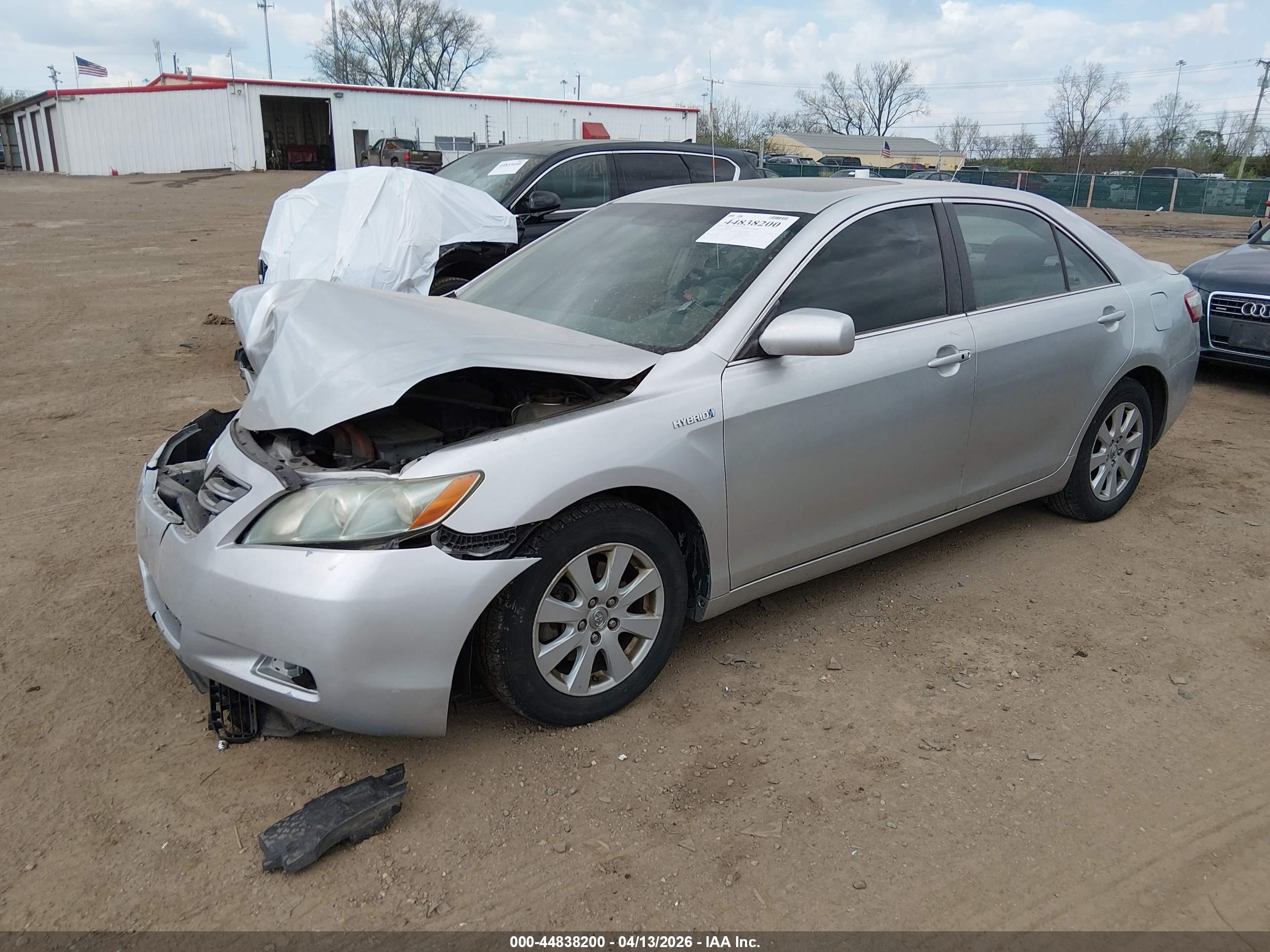 TOYOTA CAMRY image 2