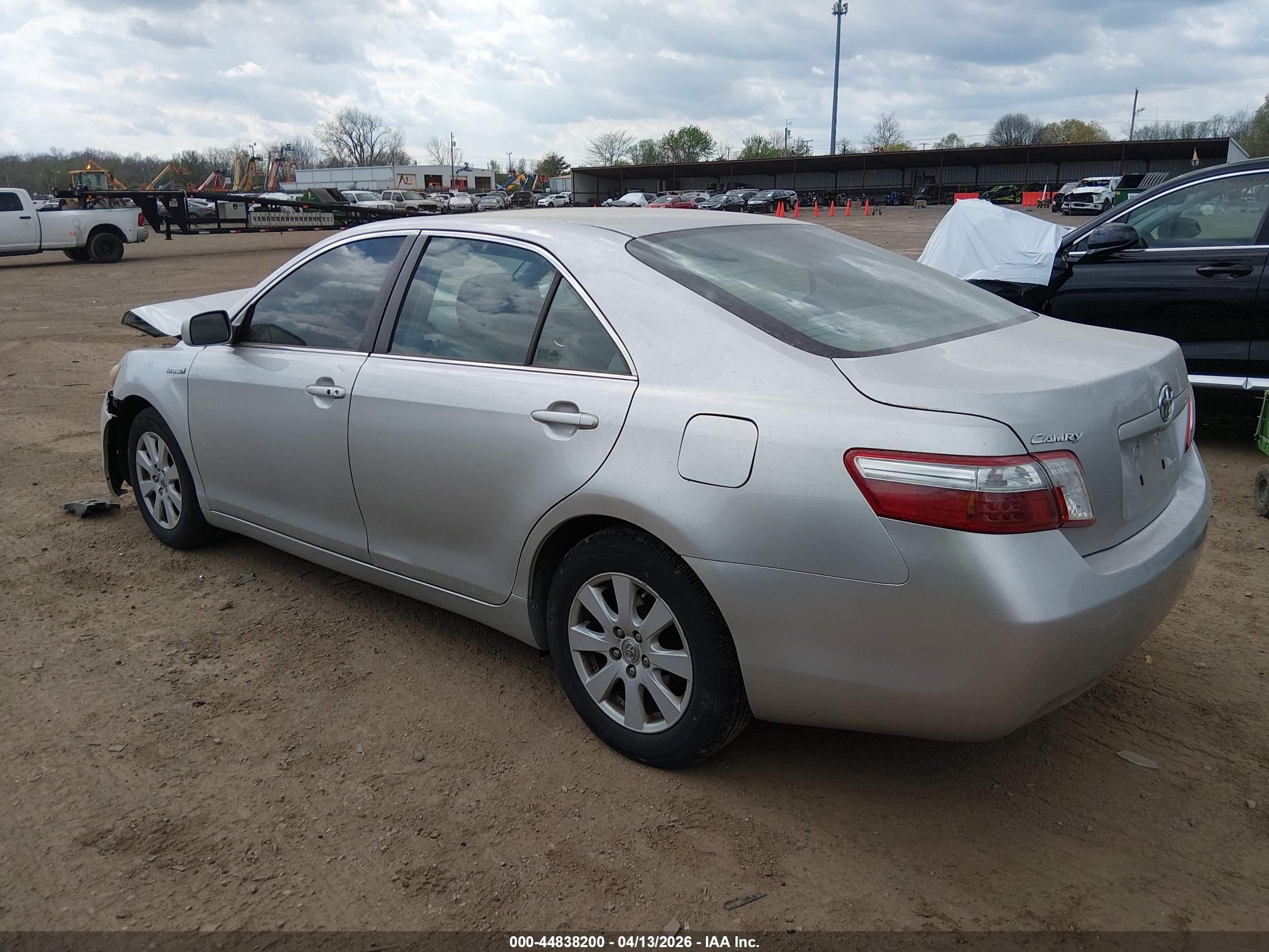 TOYOTA CAMRY image 3