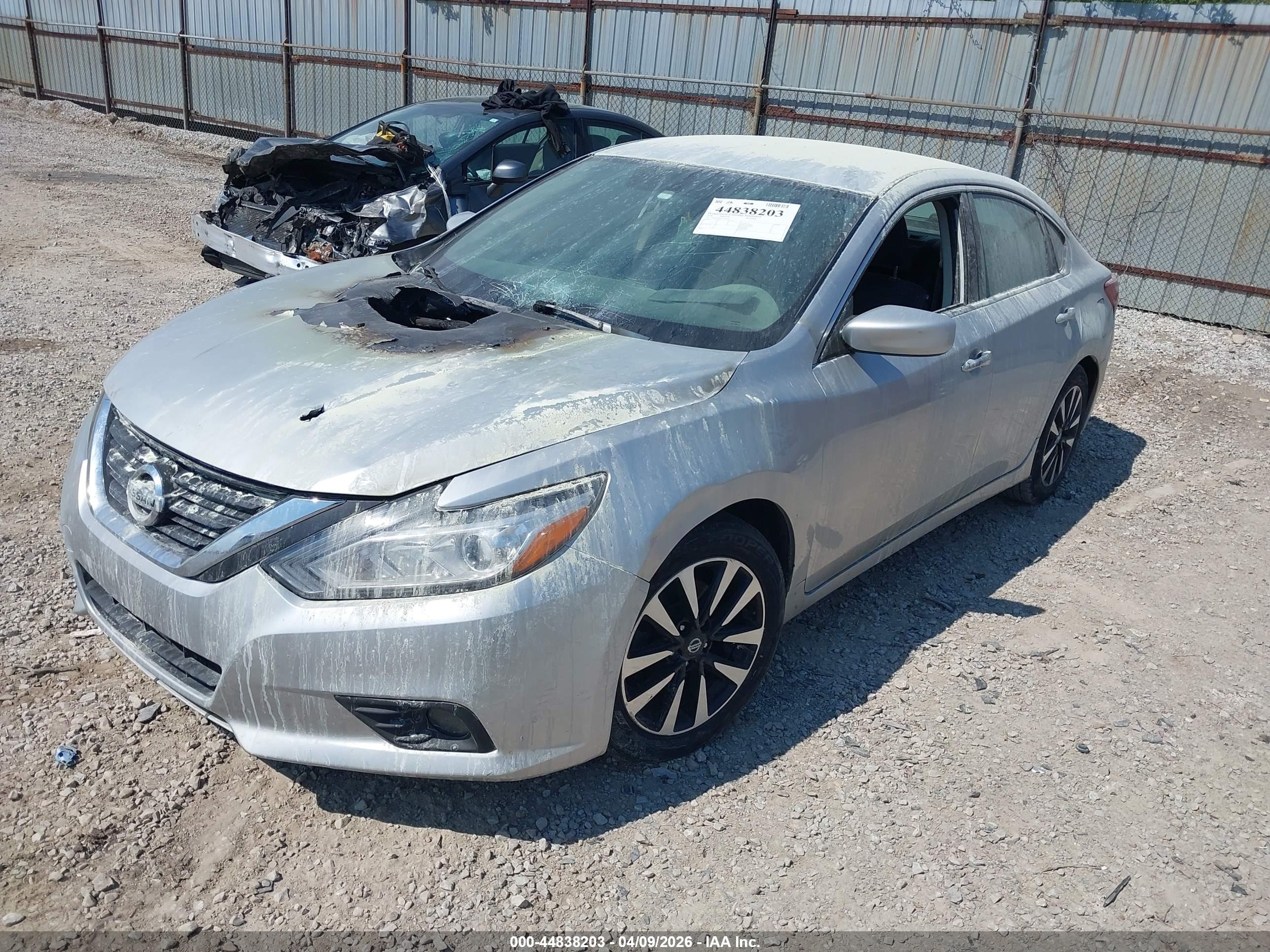 NISSAN ALTIMA image 2