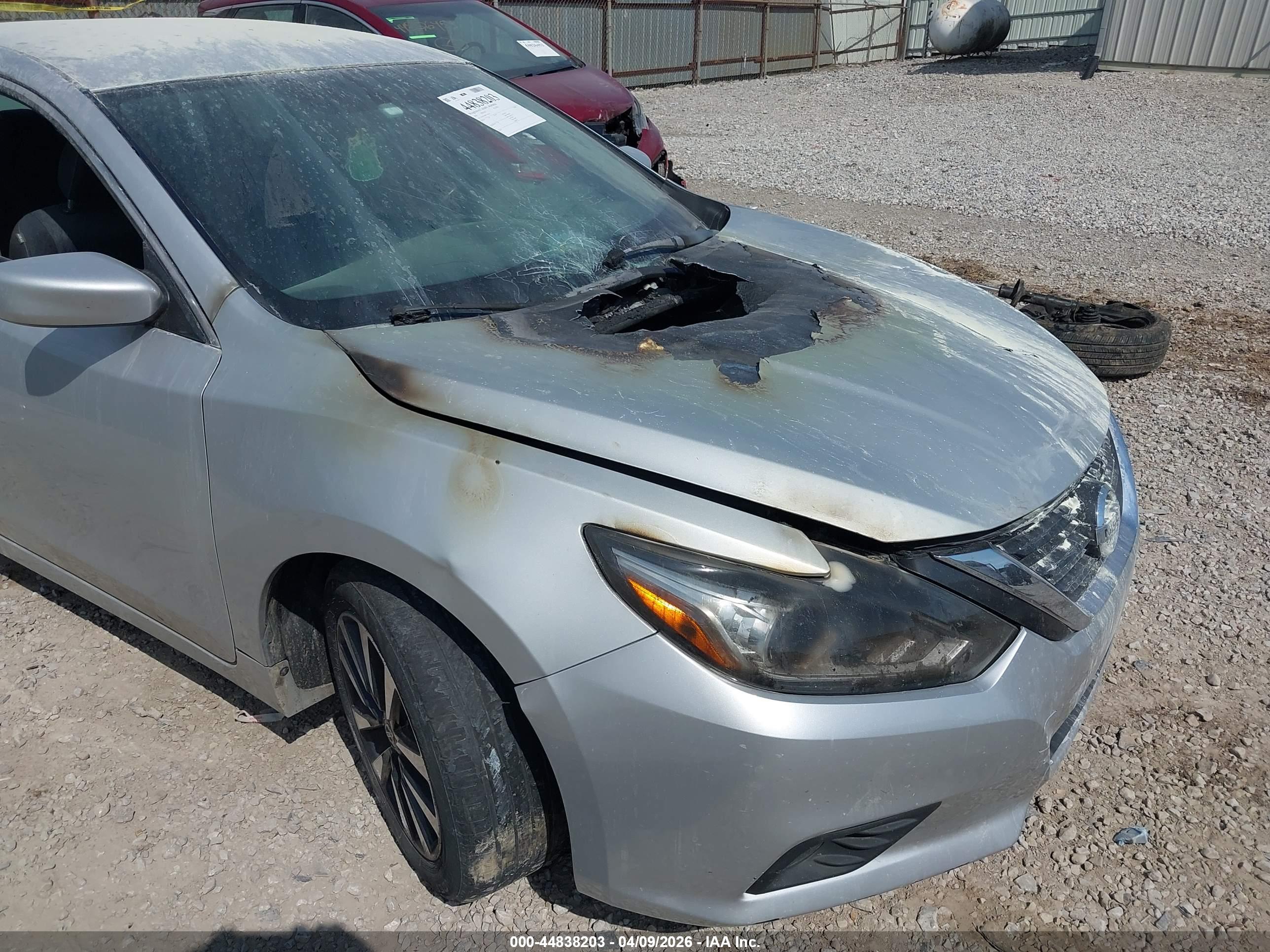 NISSAN ALTIMA image 6