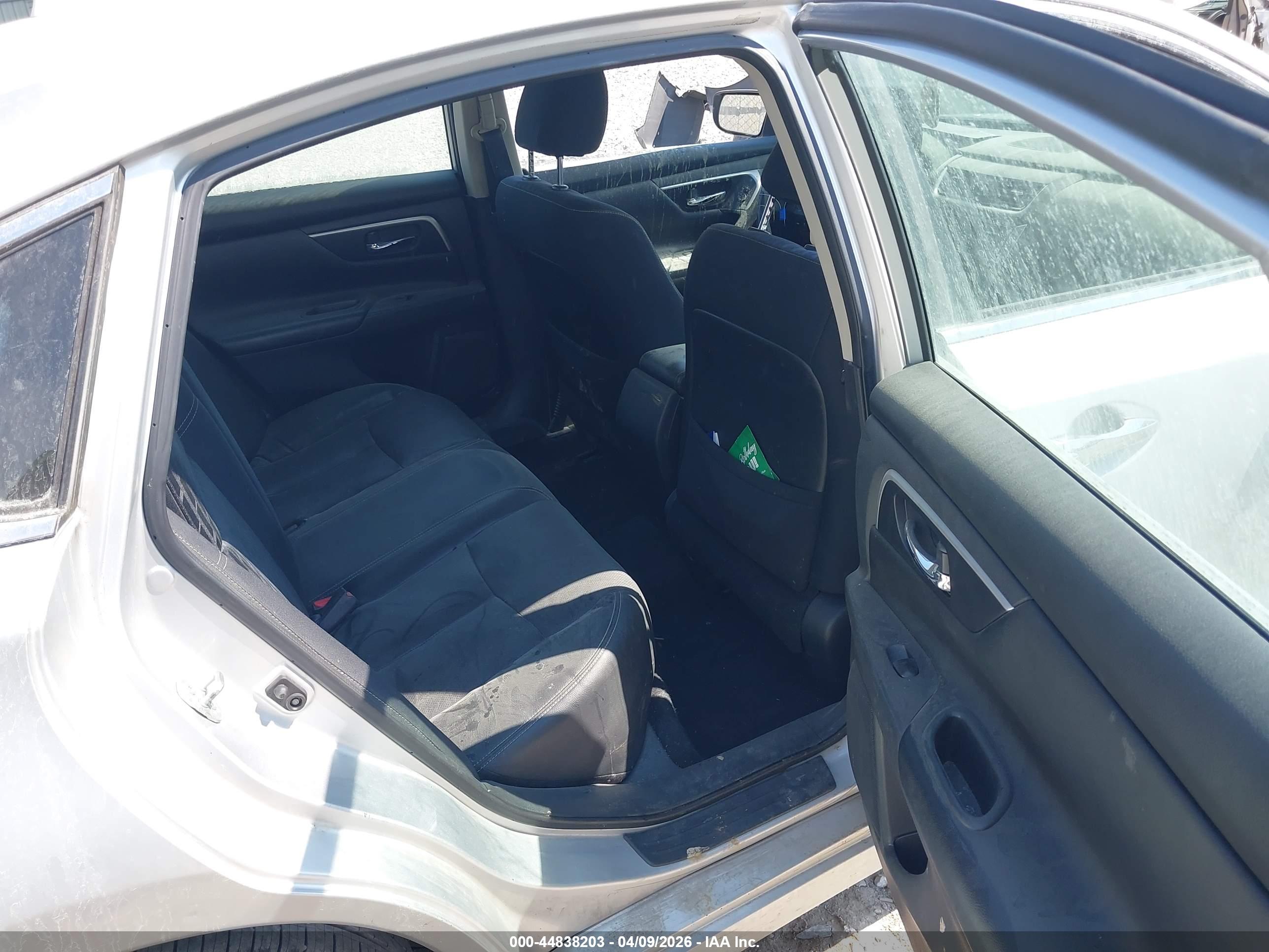 NISSAN ALTIMA image 8