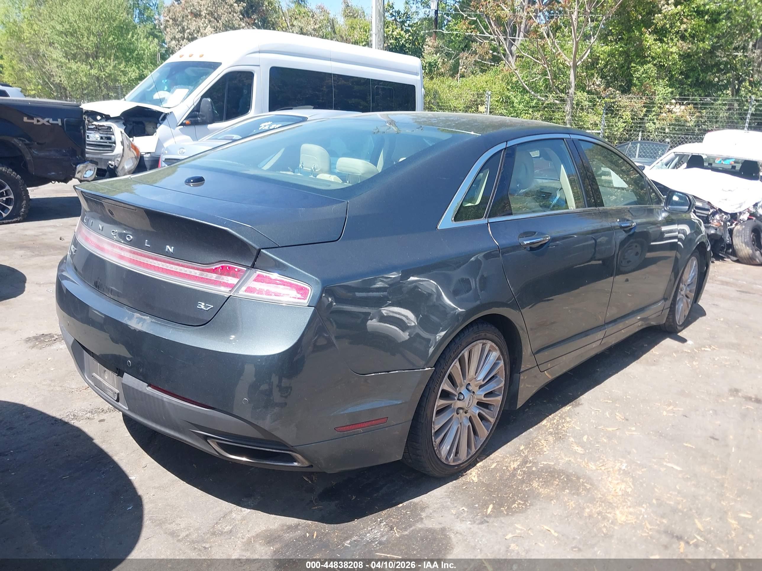 LINCOLN MKZ image 4