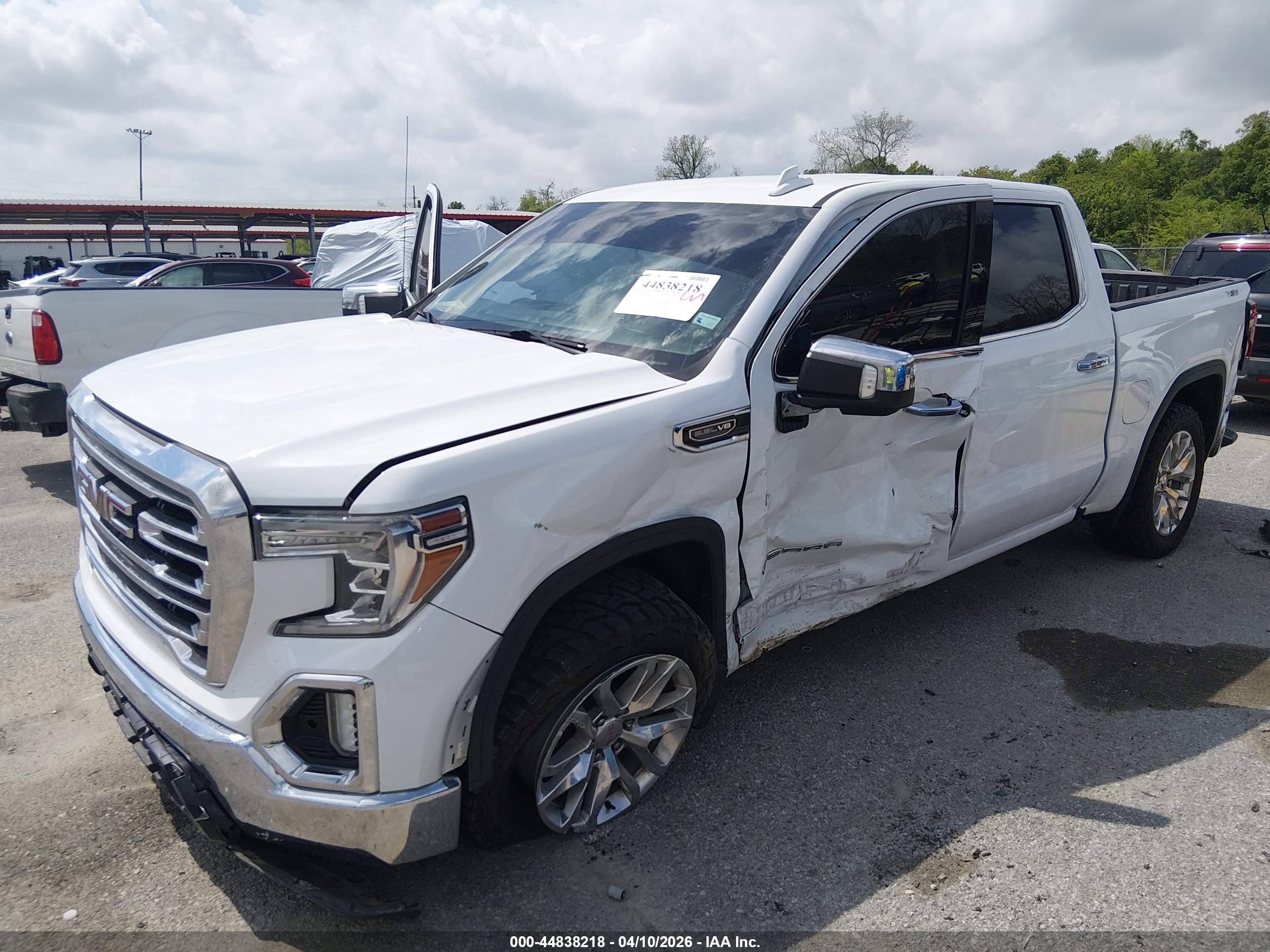 GMC SIERRA image 2