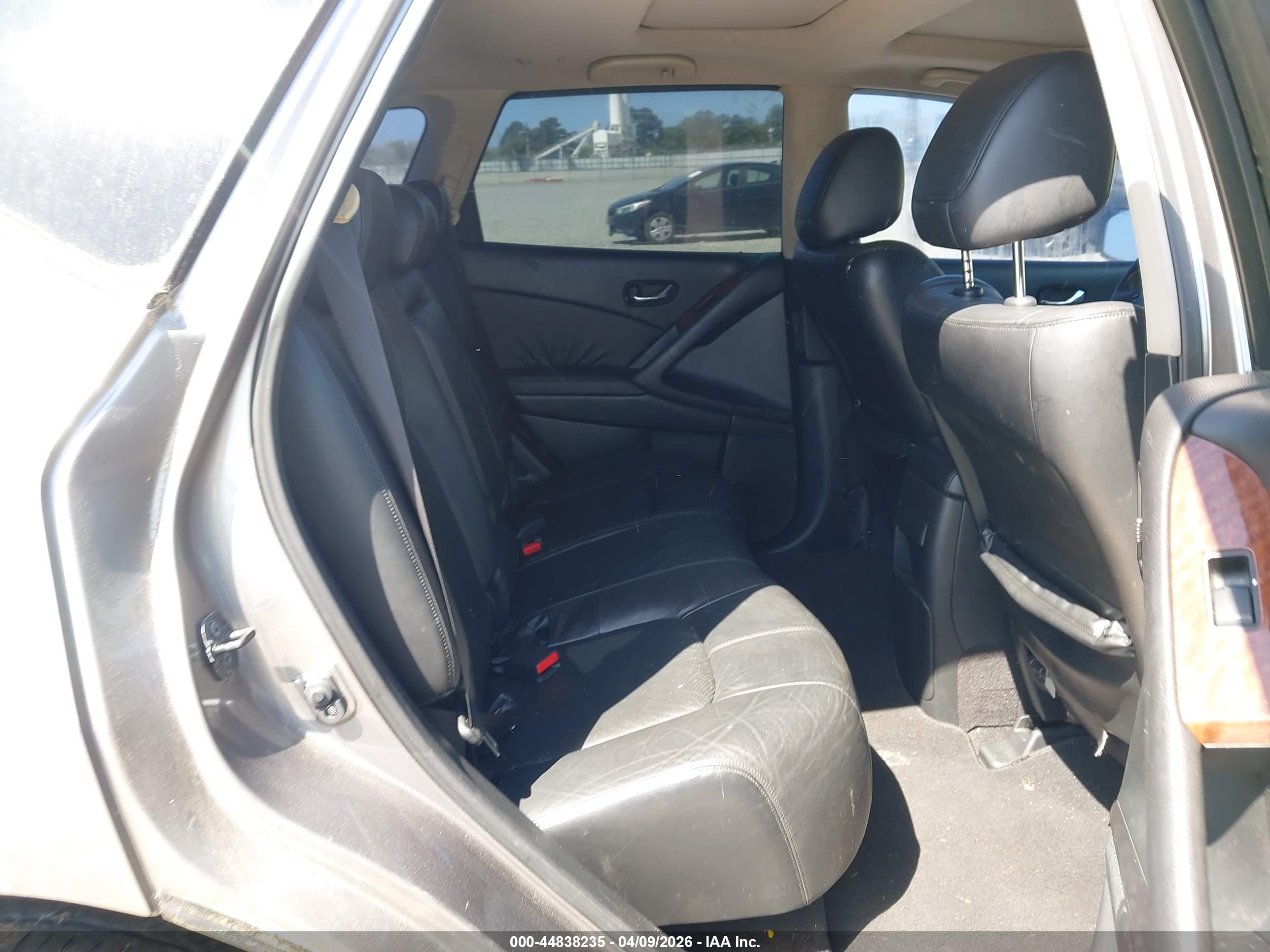 NISSAN MURANO image 8