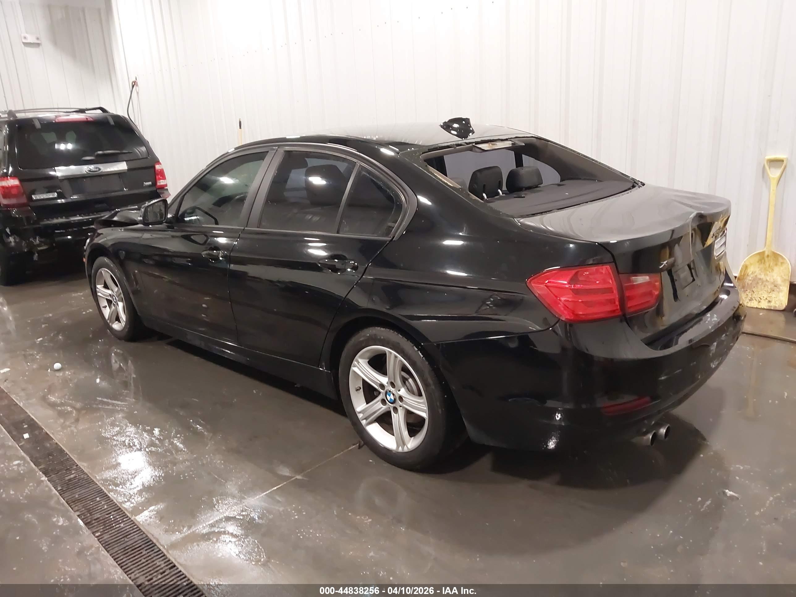 BMW 328I image 3