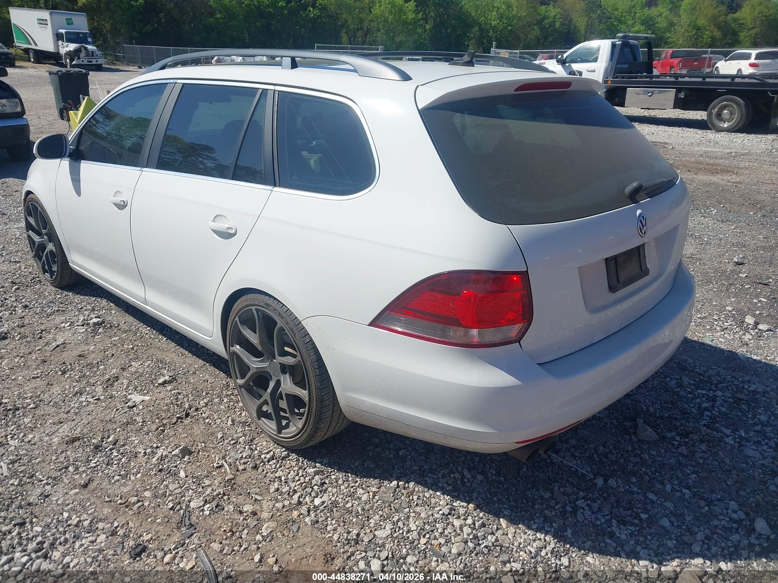 VOLKSWAGEN JETTA image 3