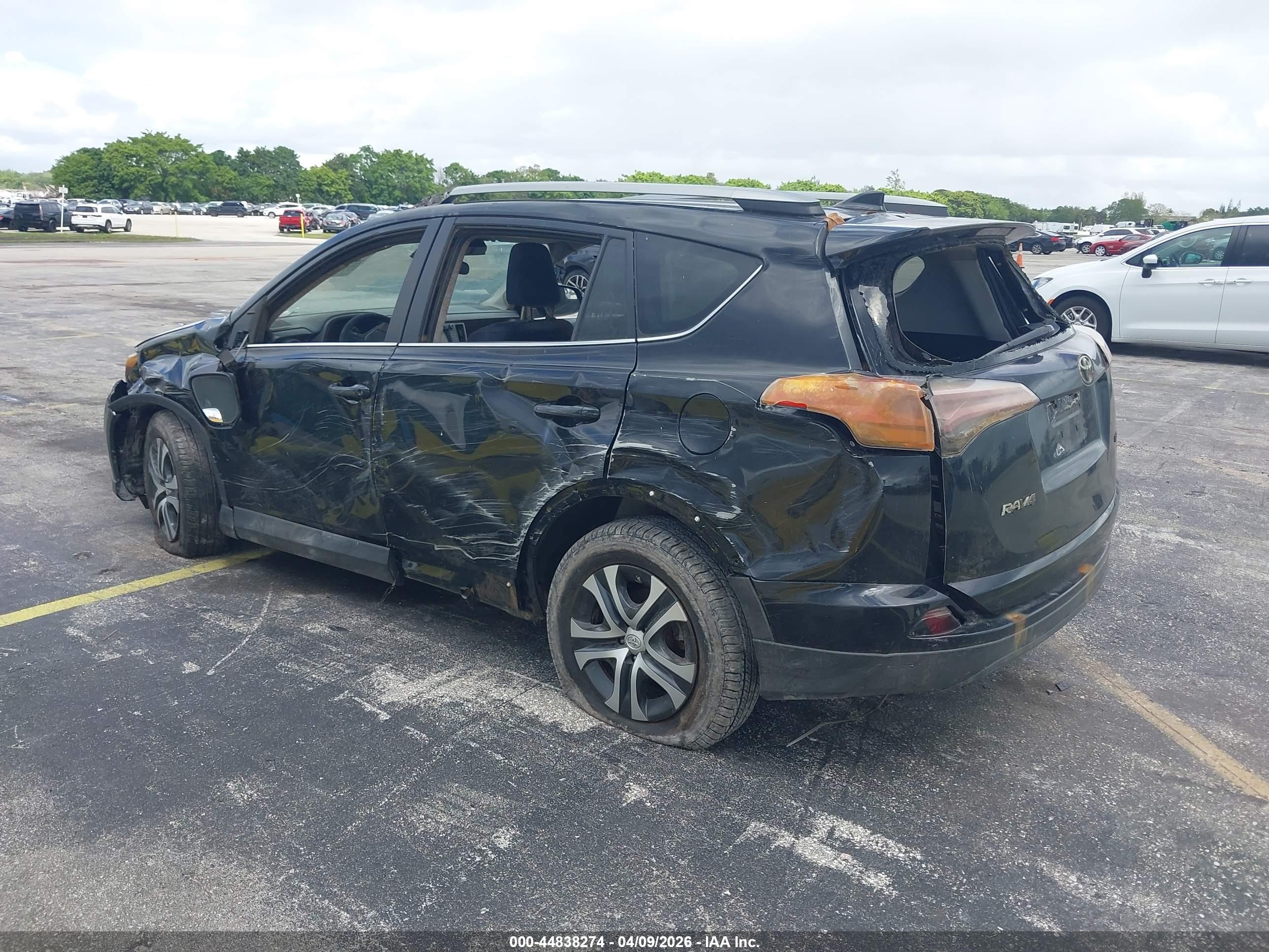 TOYOTA RAV4 image 3