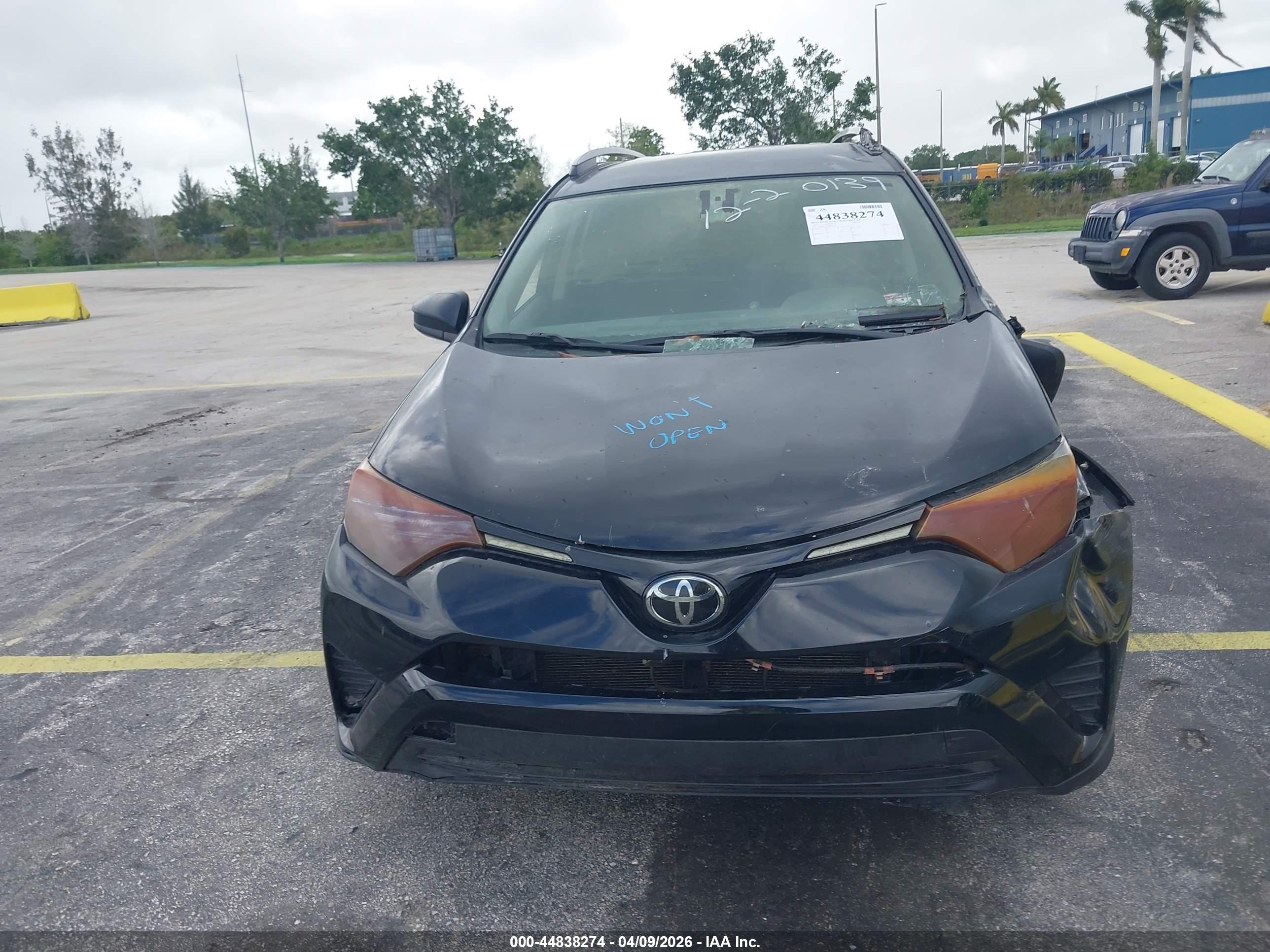 TOYOTA RAV4 image 6