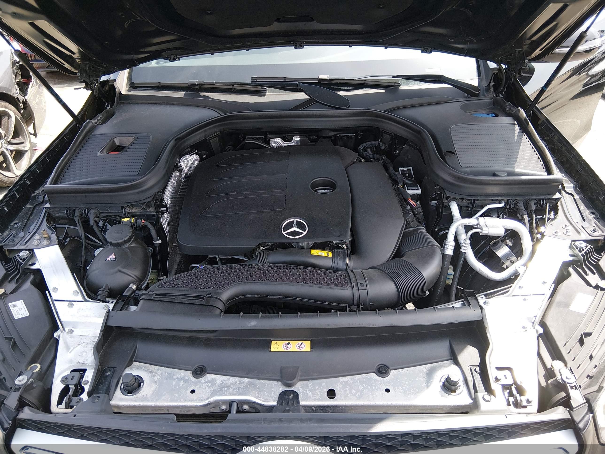 MERCEDES-BENZ GLC image 10