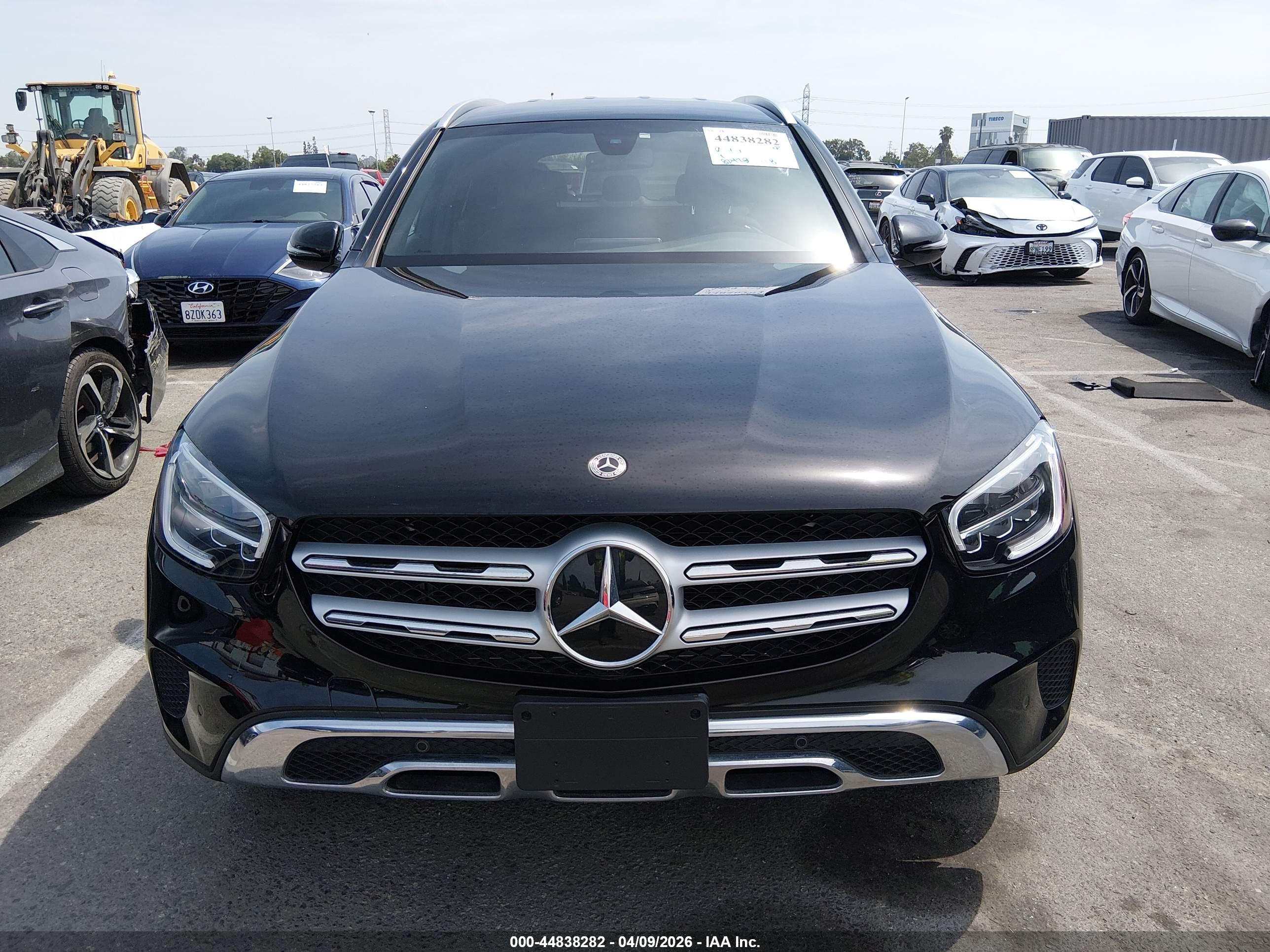 MERCEDES-BENZ GLC image 6