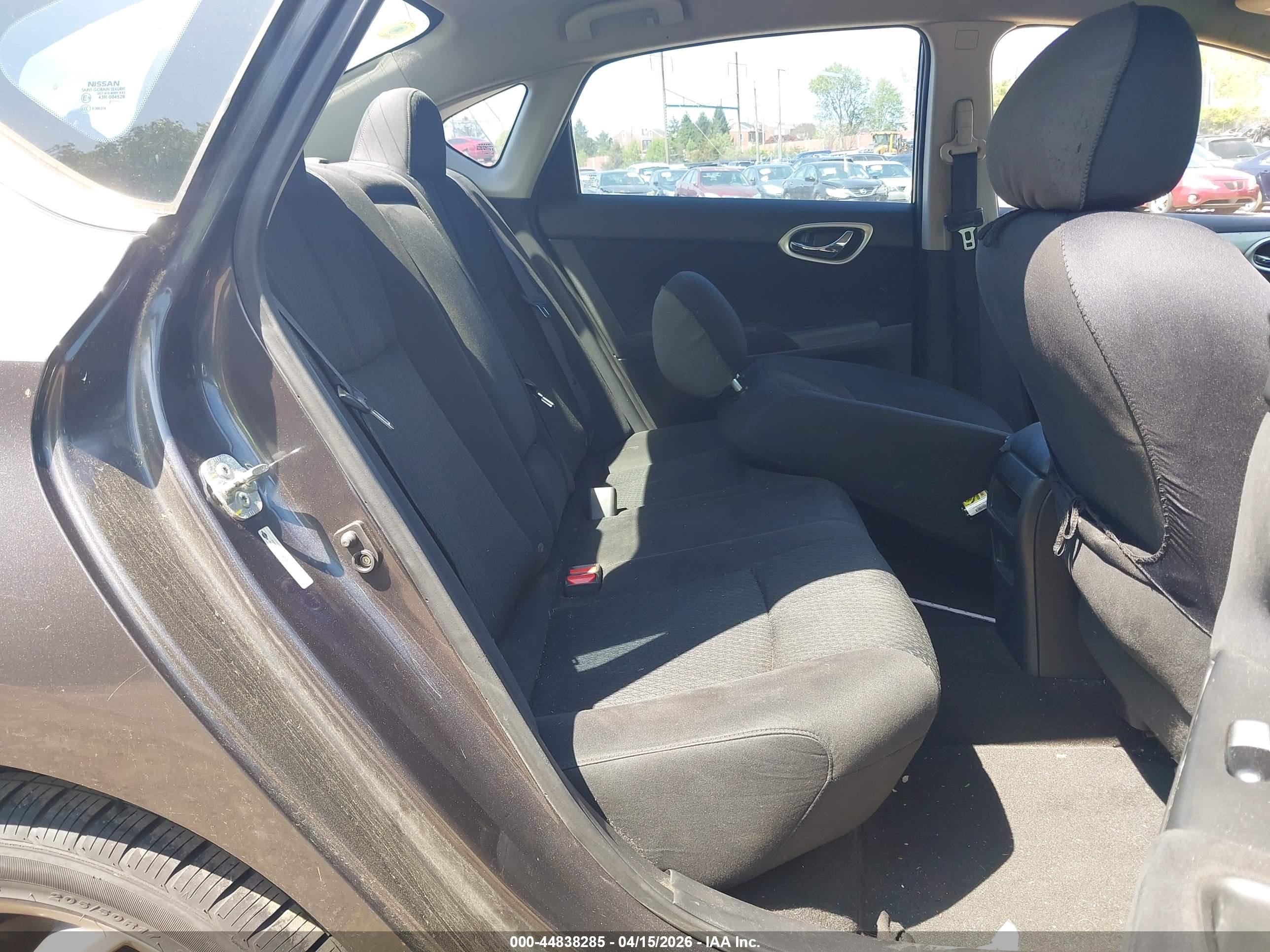 NISSAN SENTRA image 8