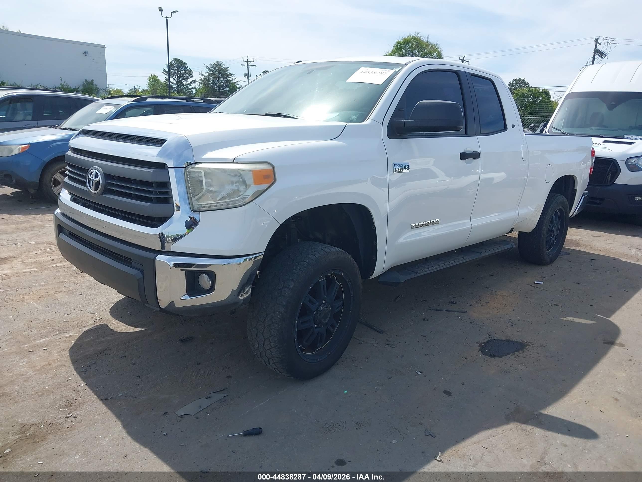 TOYOTA TUNDRA image 2