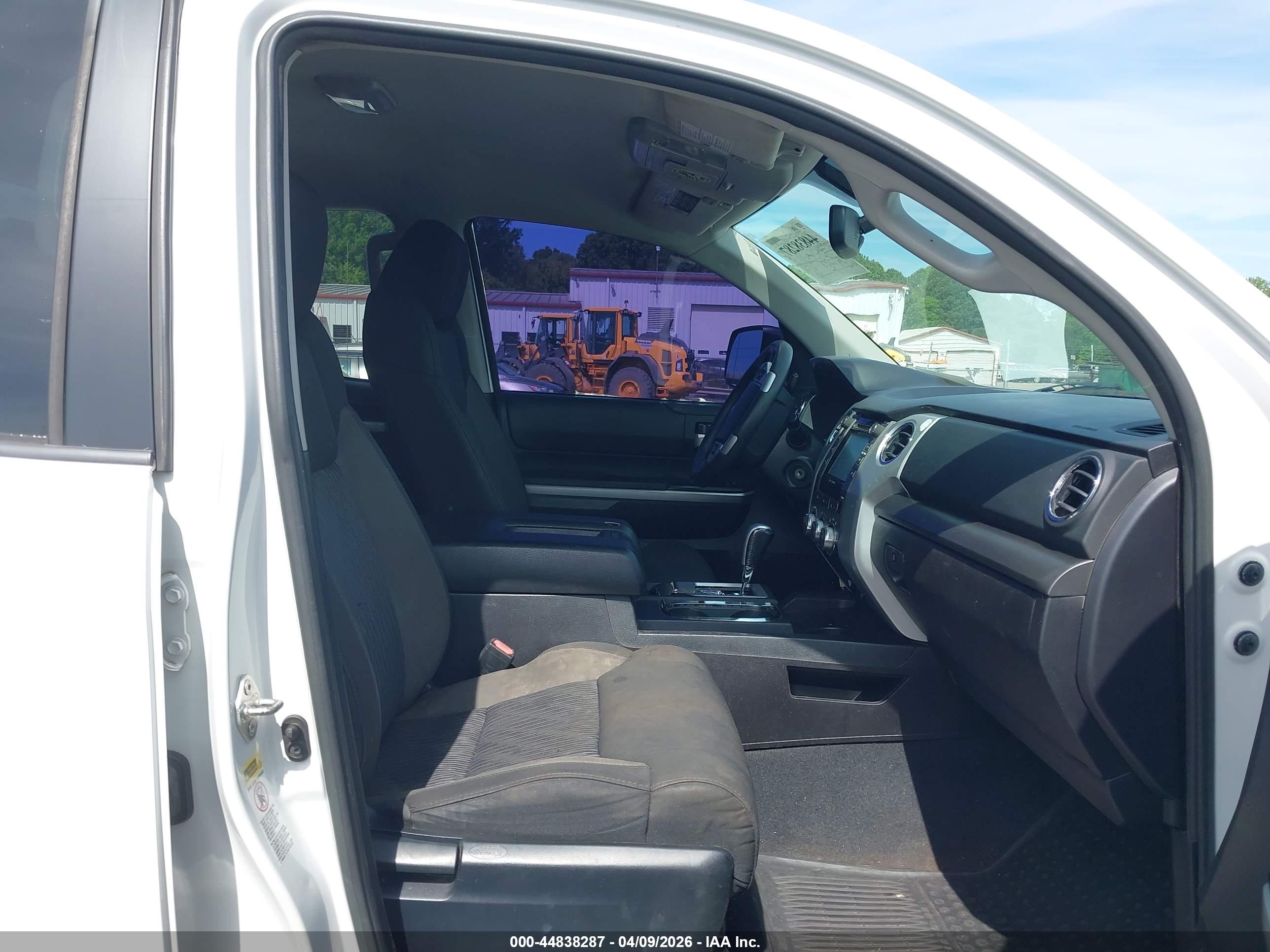 TOYOTA TUNDRA image 5