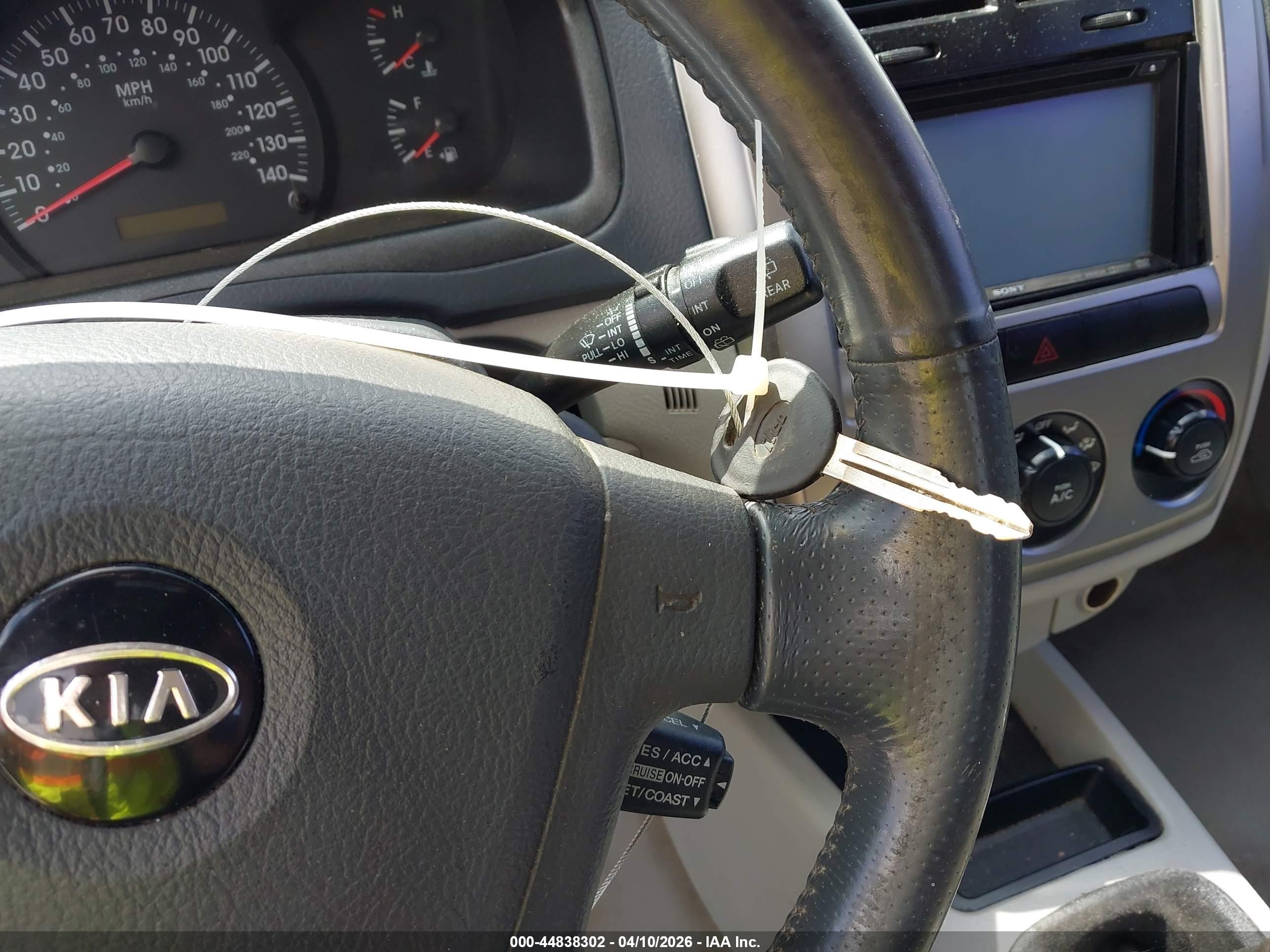 KIA SPECTRA5 image 11