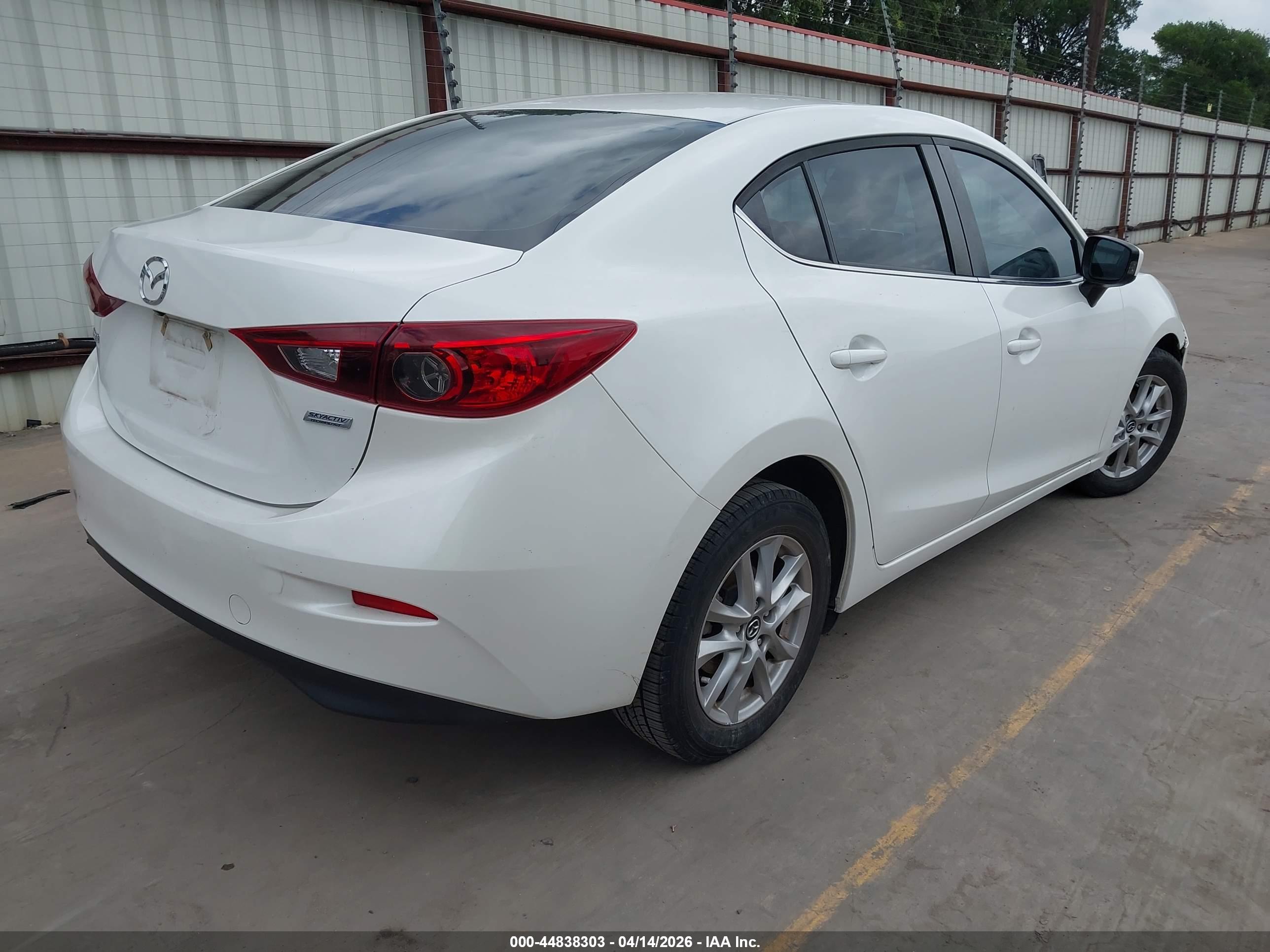 MAZDA MAZDA3 image 4