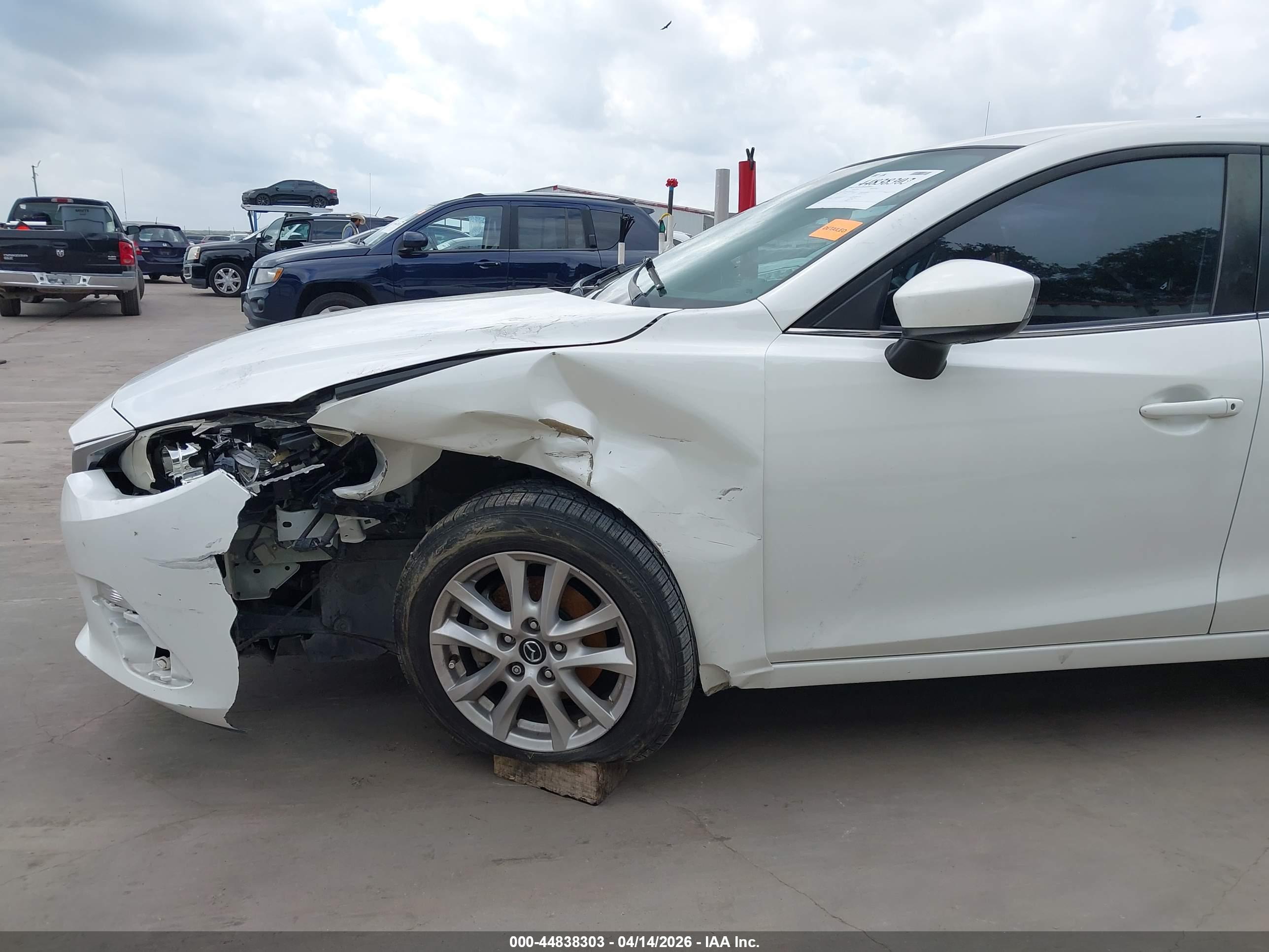 MAZDA MAZDA3 image 6