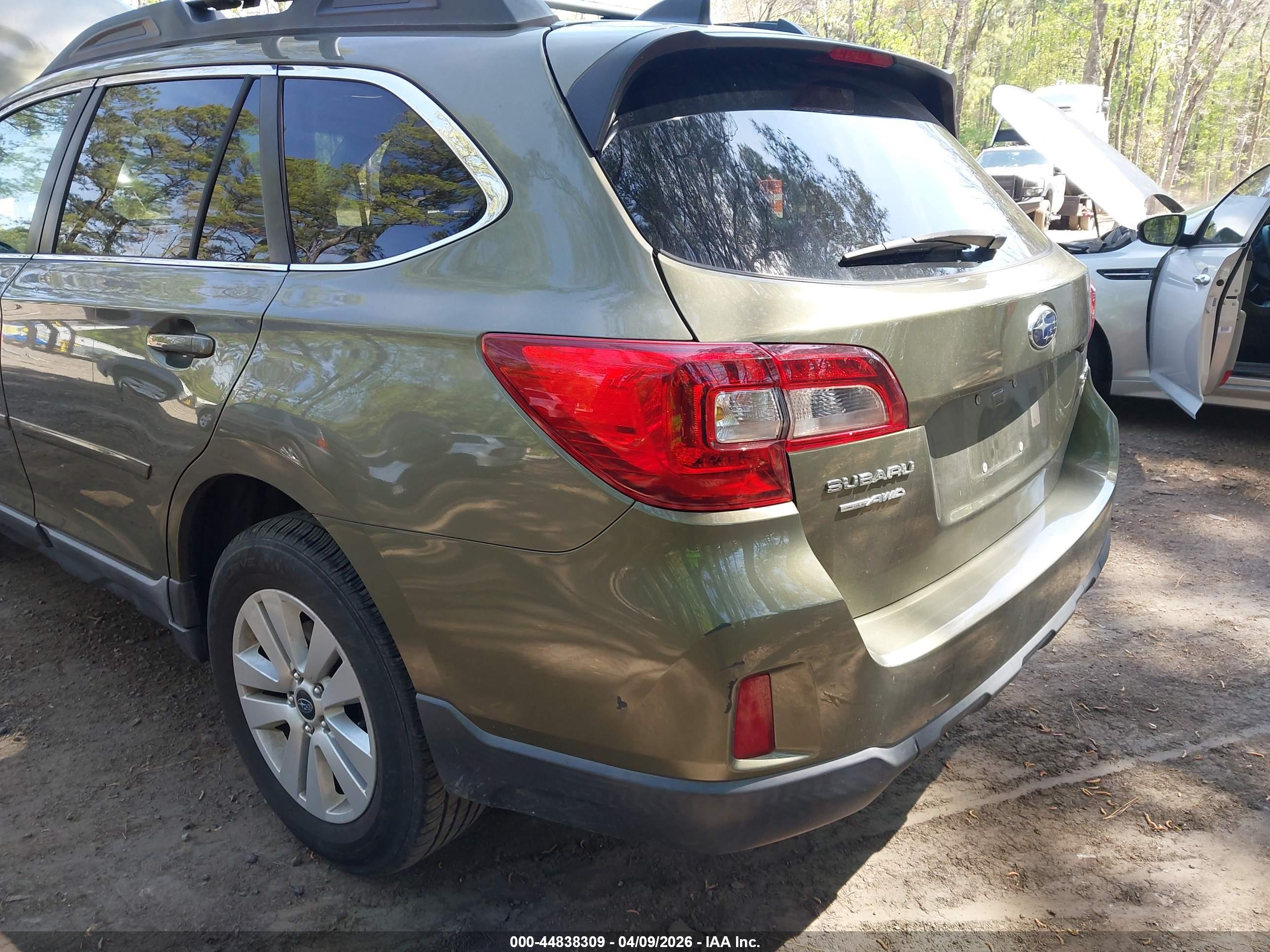 SUBARU OUTBACK image 6