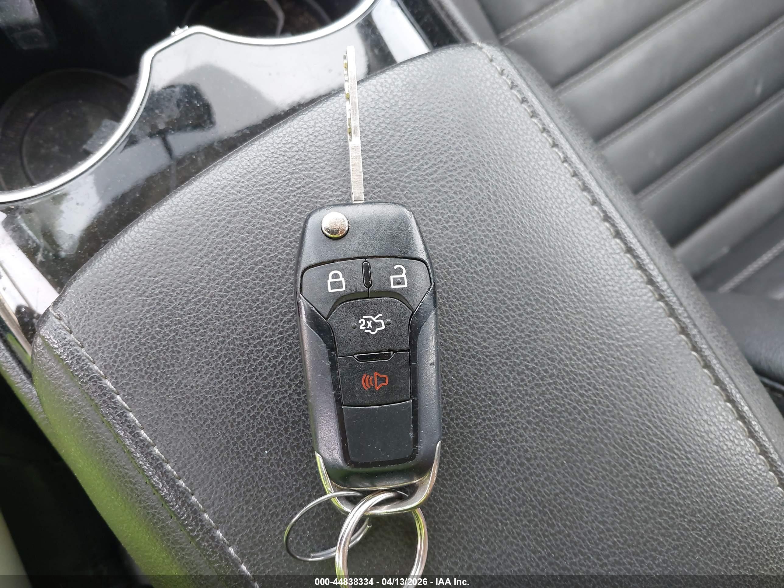 FORD FUSION image 11
