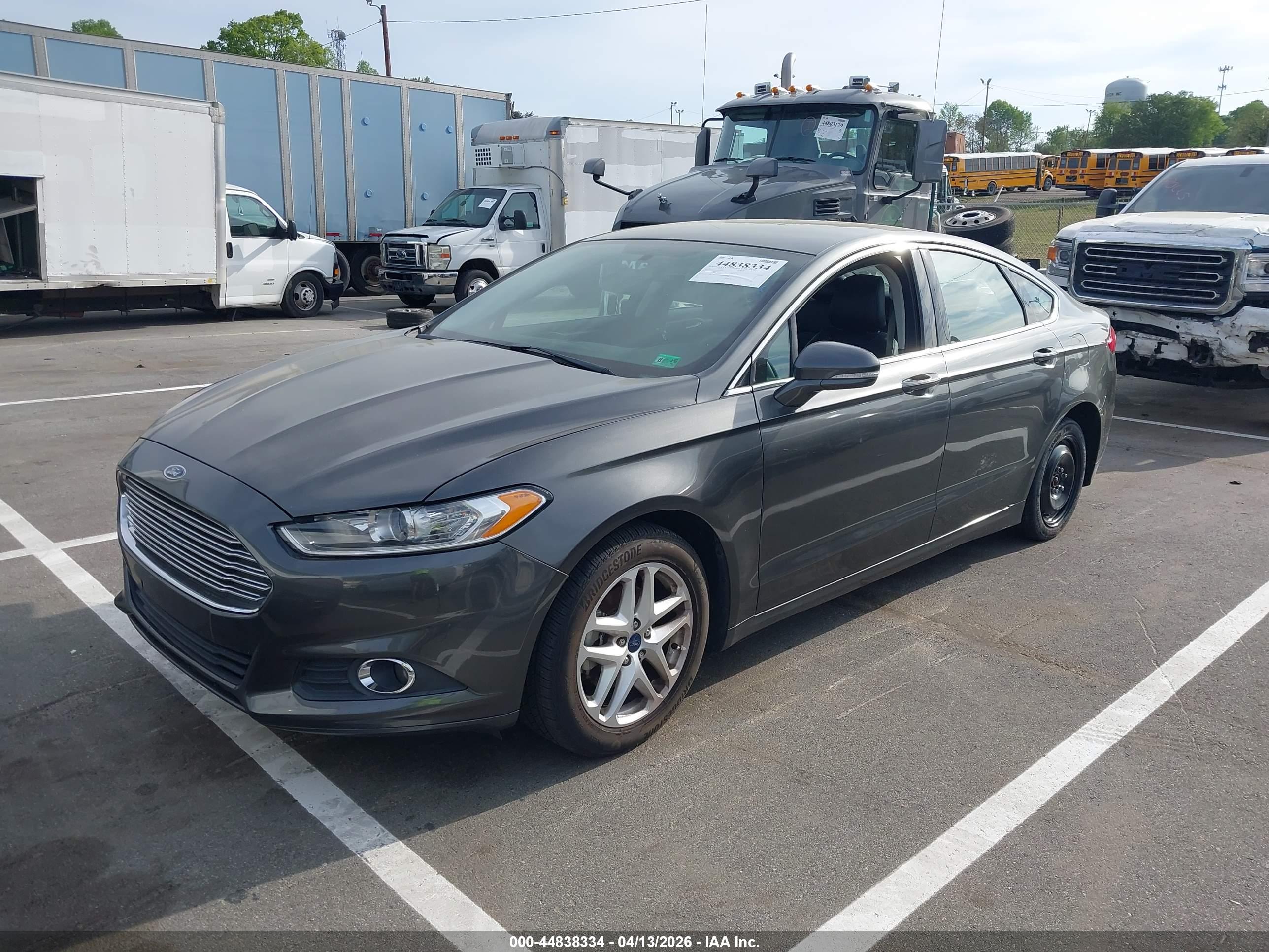 FORD FUSION image 2