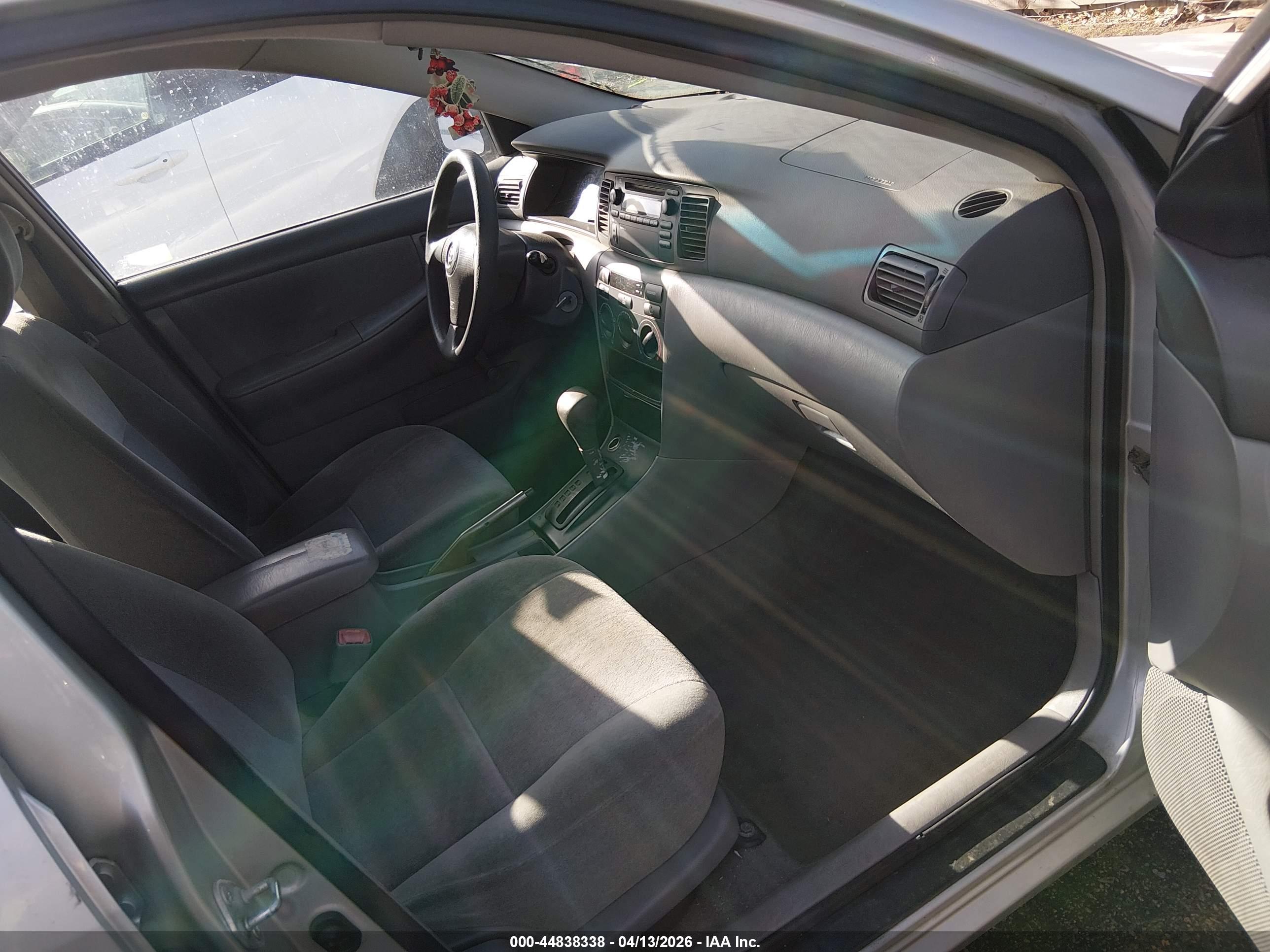 TOYOTA COROLLA image 5
