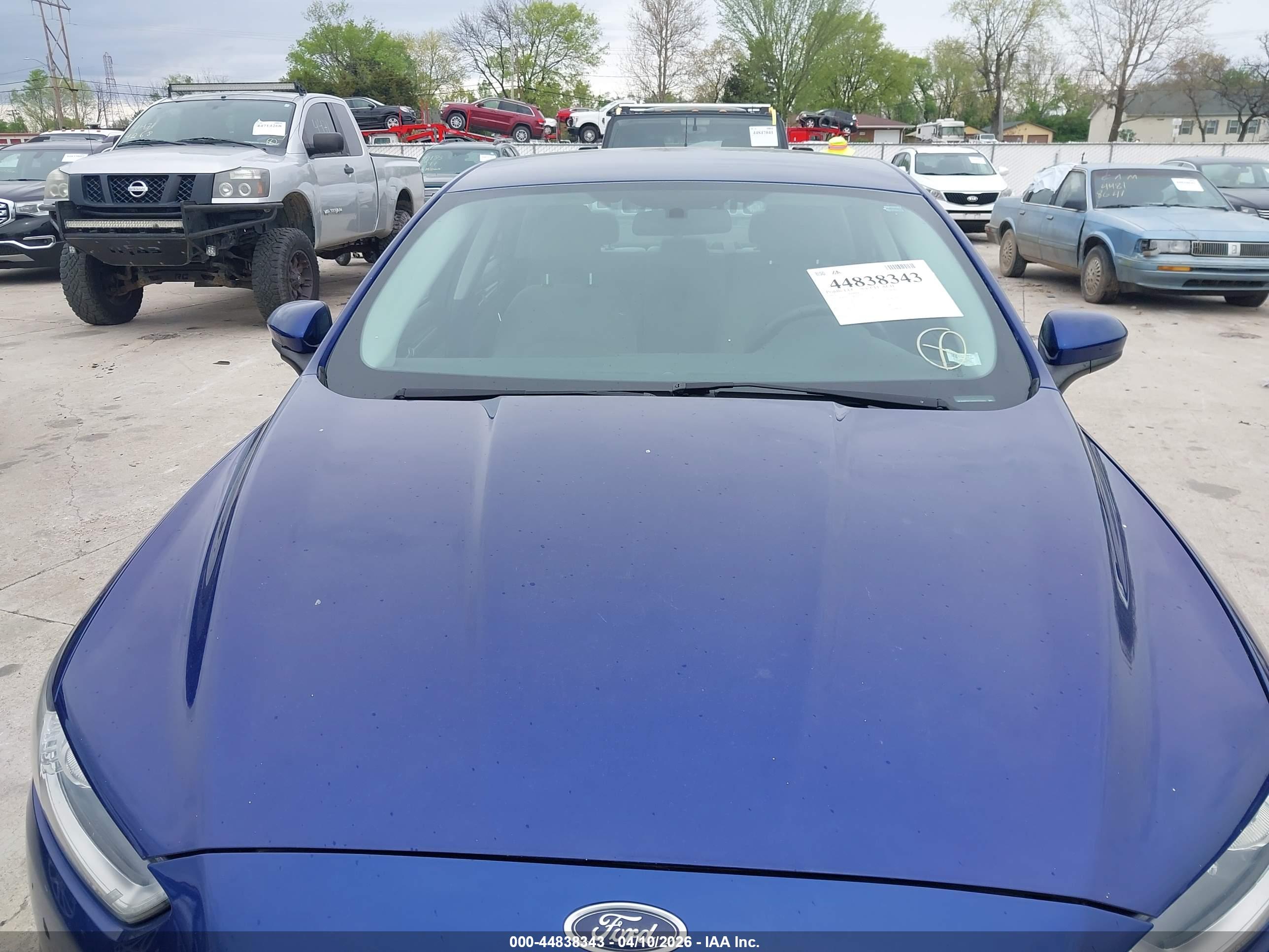 FORD FUSION image 6