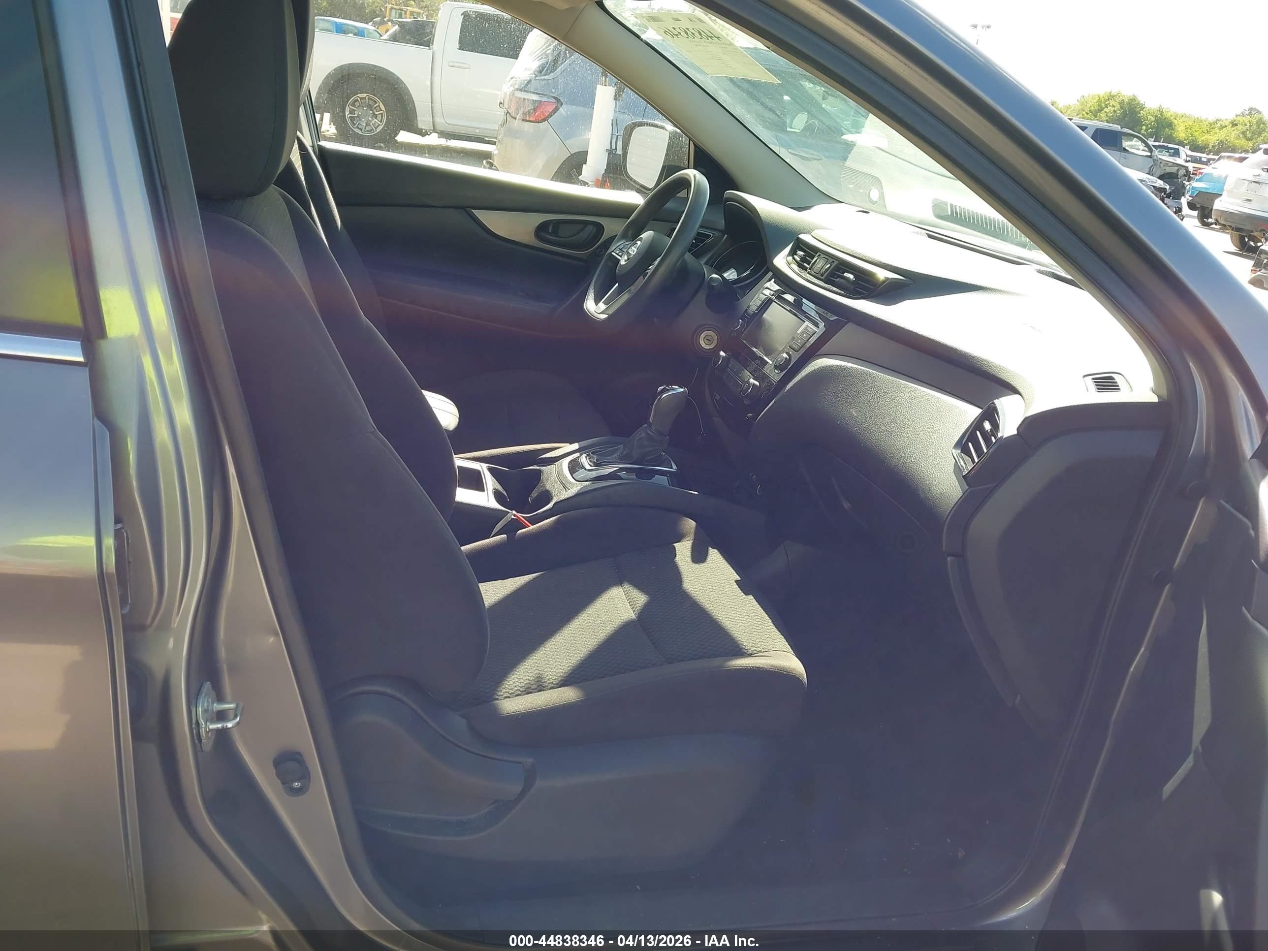 NISSAN ROGUE image 5