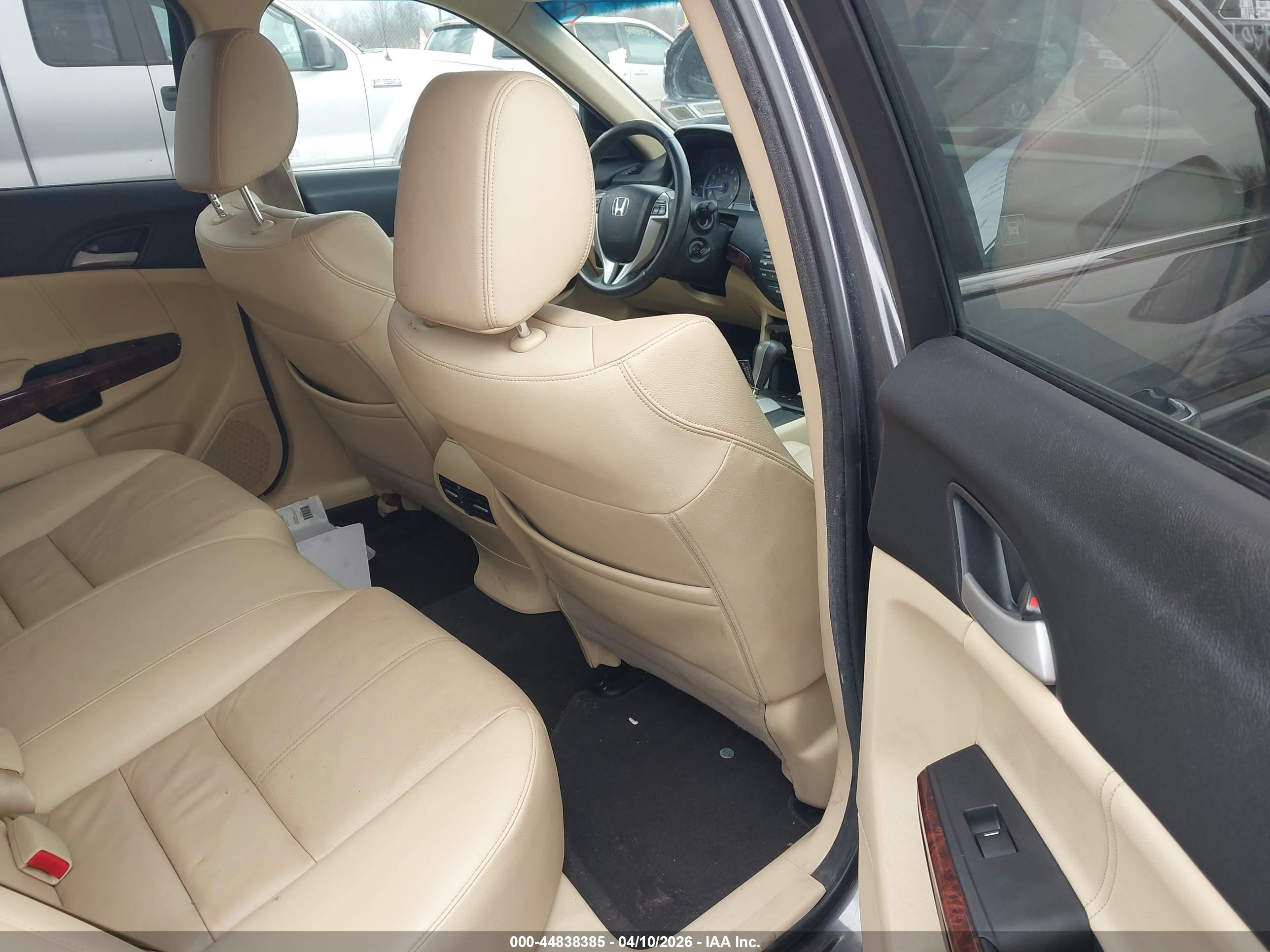 HONDA CROSSTOUR image 8