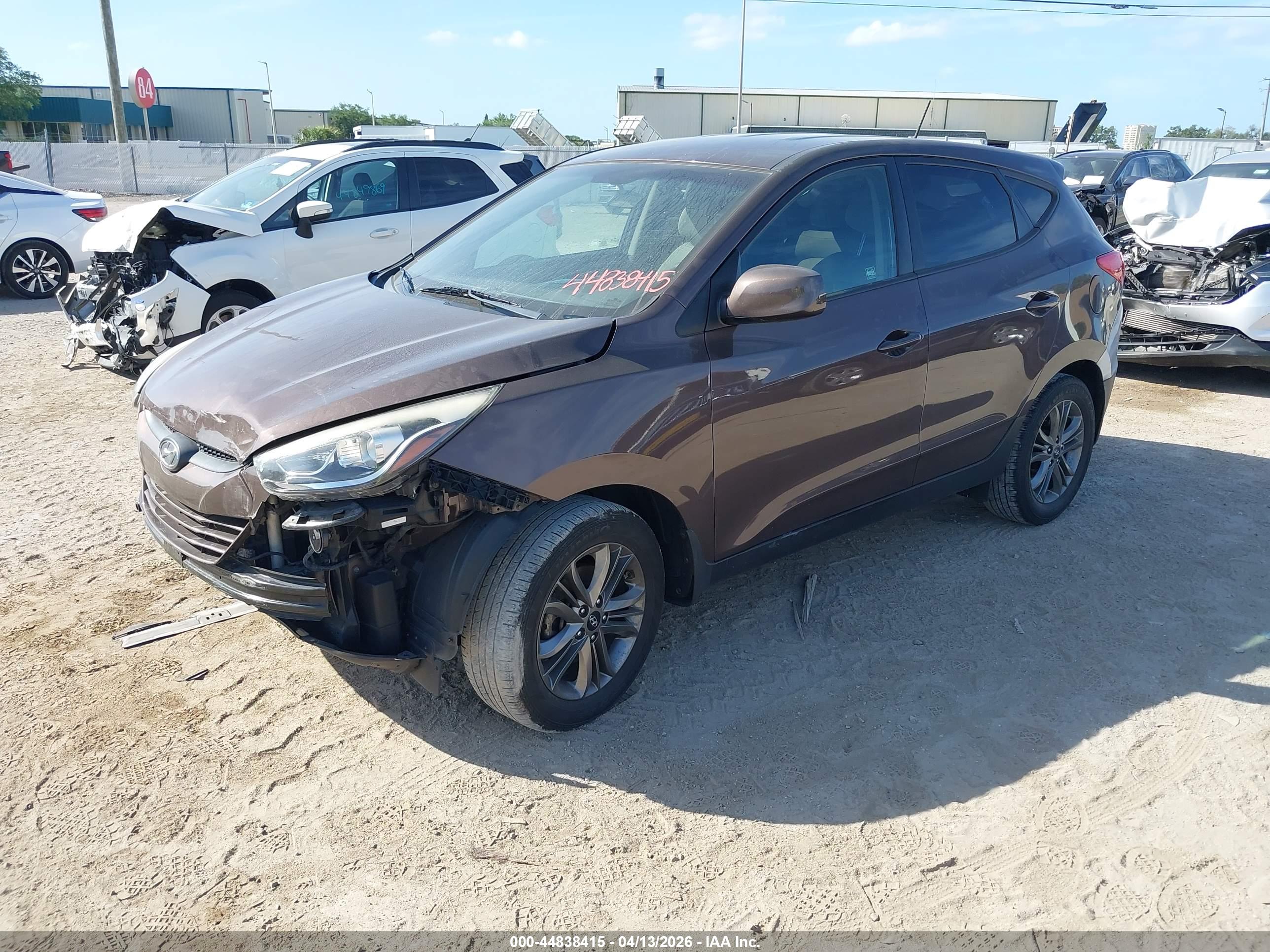 HYUNDAI TUCSON image 2