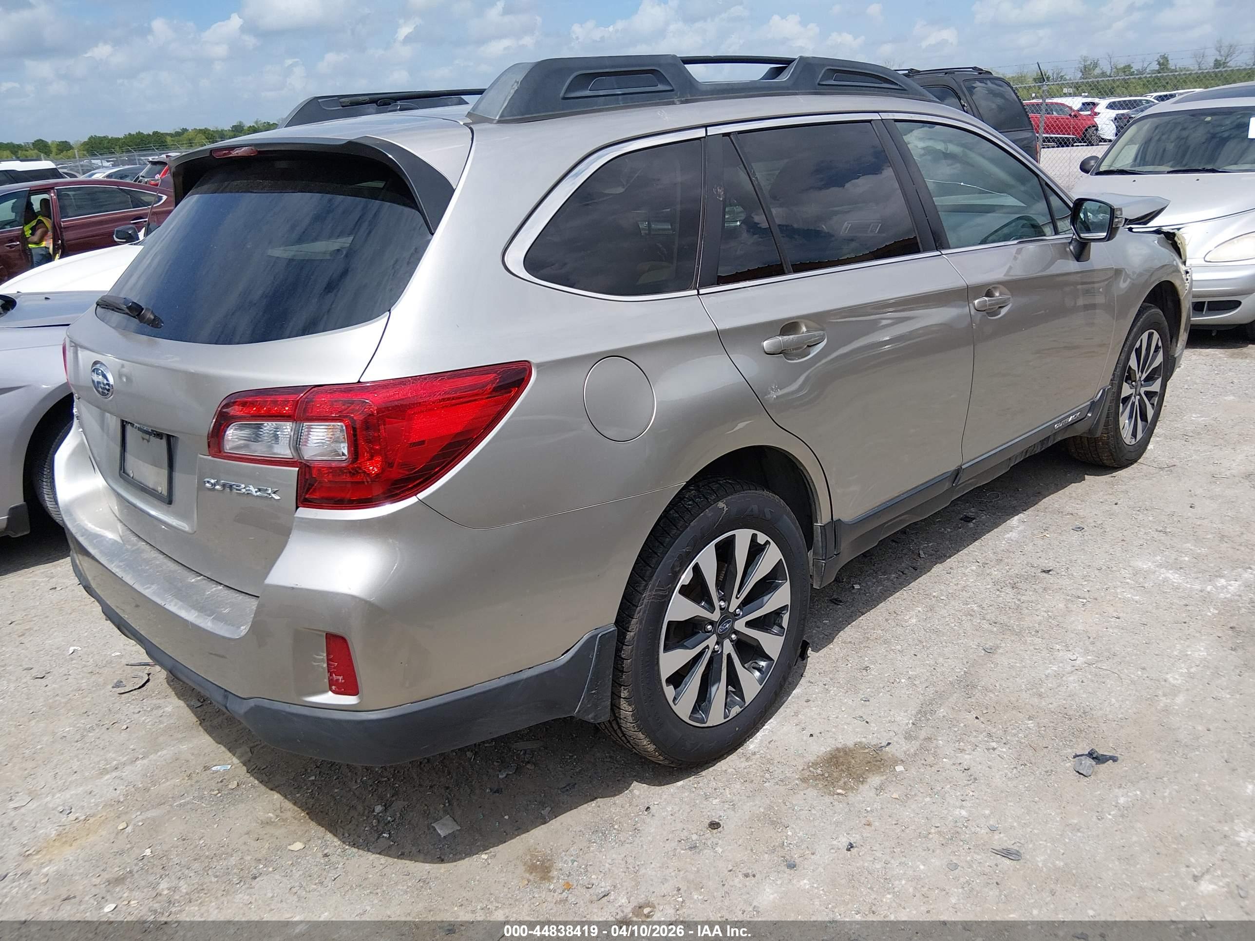 SUBARU OUTBACK image 4