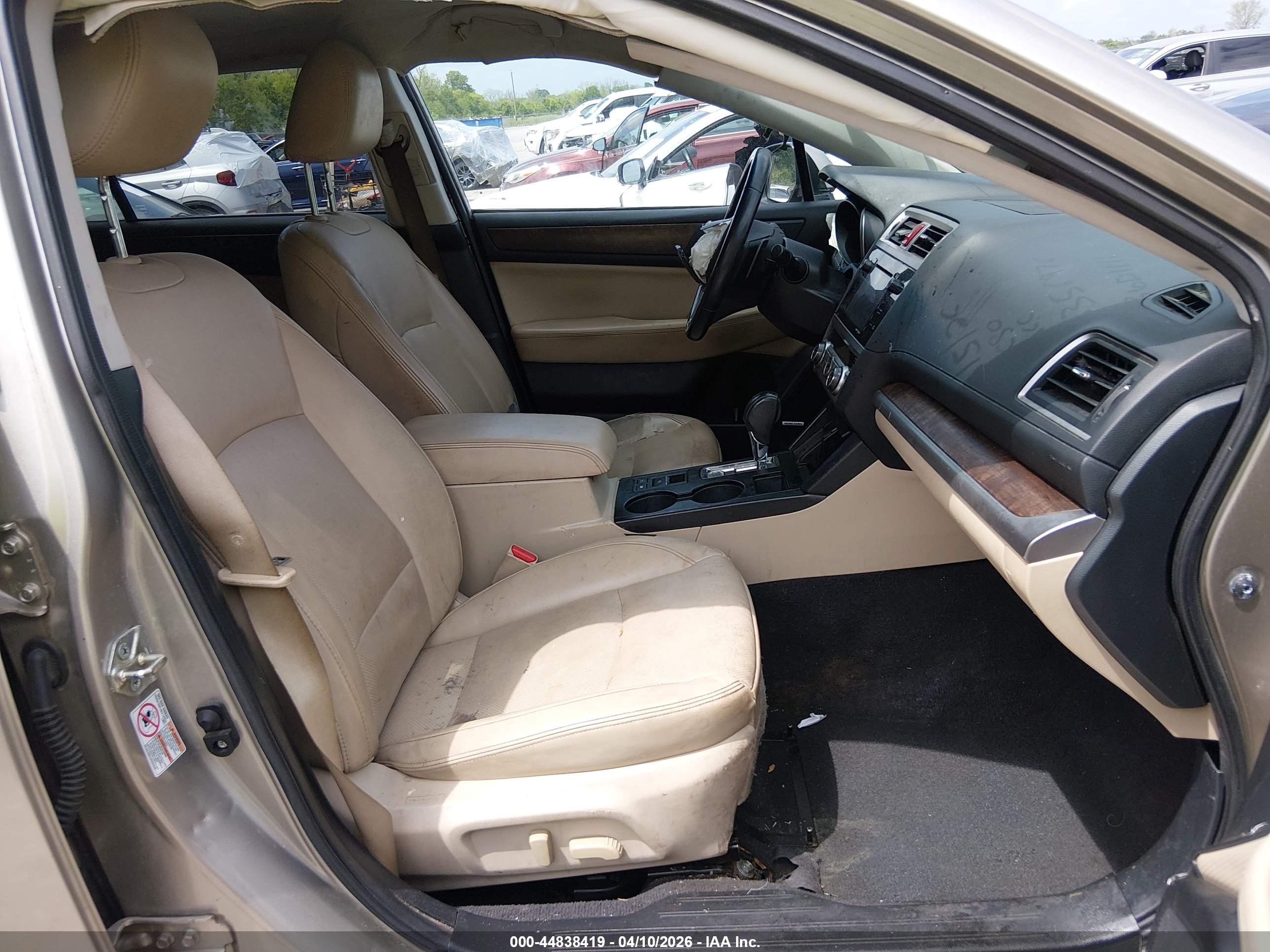 SUBARU OUTBACK image 5