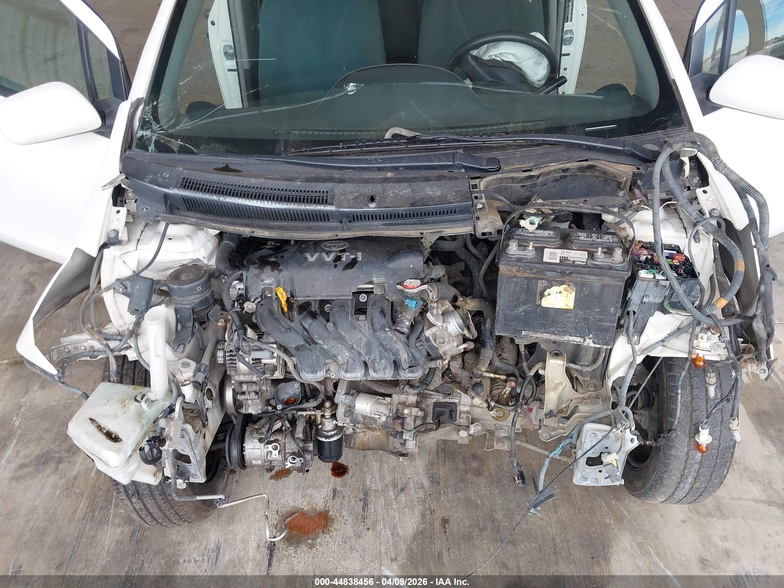 TOYOTA YARIS image 10