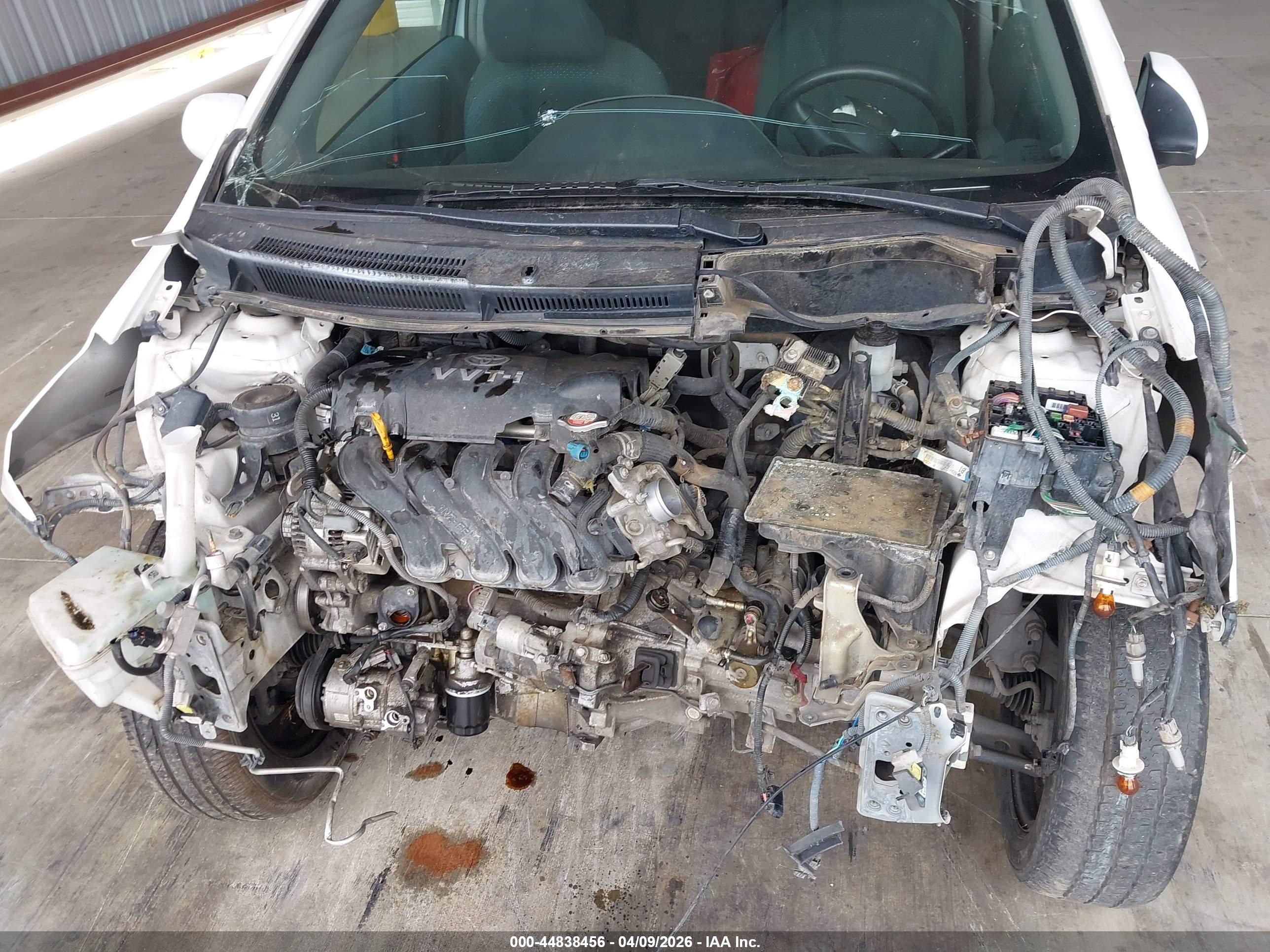 TOYOTA YARIS image 6