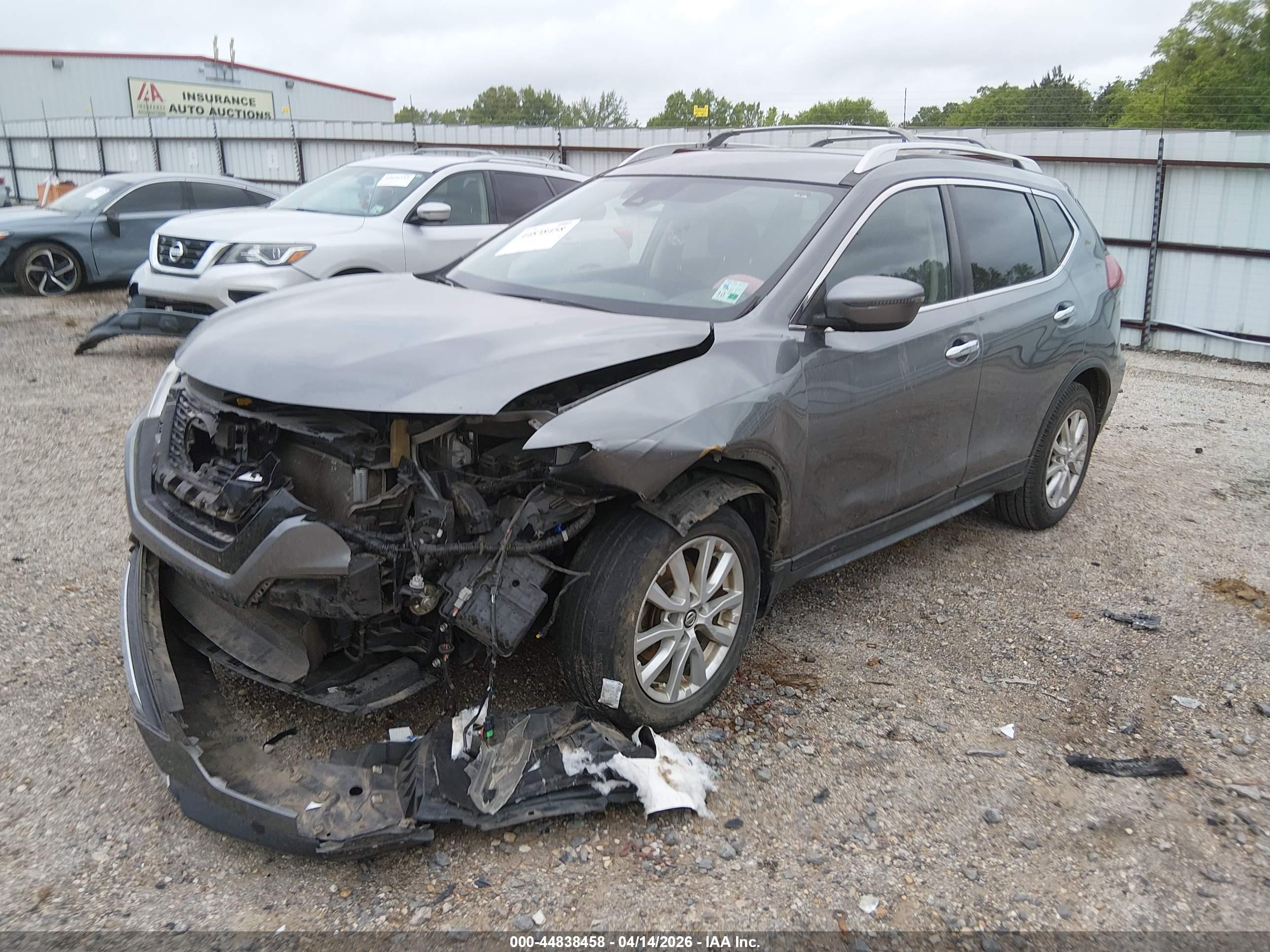 NISSAN ROGUE image 2